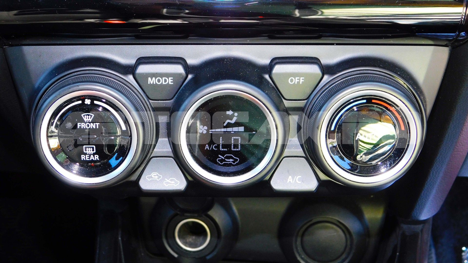 Suzuki Swift 2022, Хэтчбек — фото 40