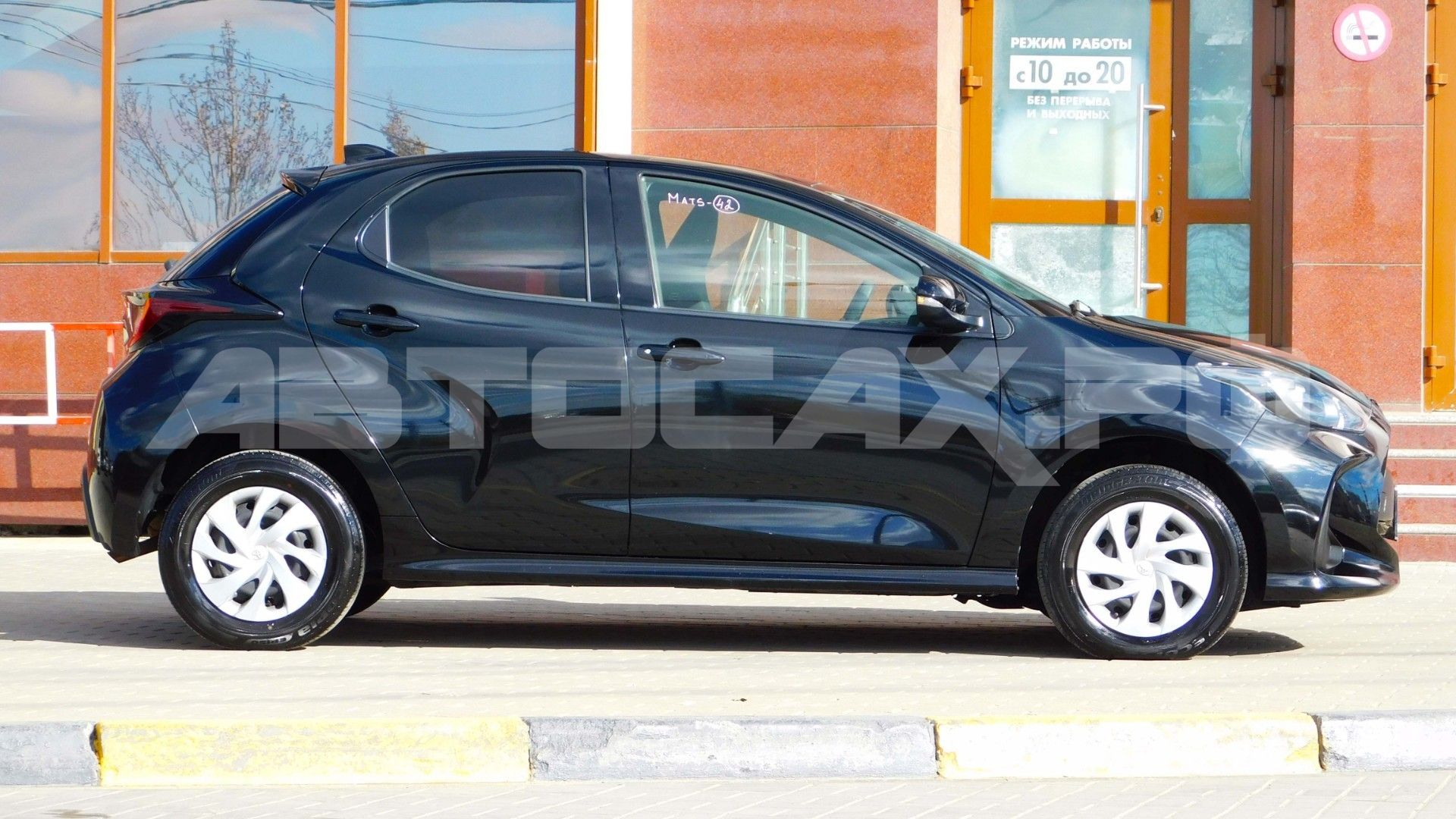 Toyota Yaris 2022, Хэтчбек — фото 7