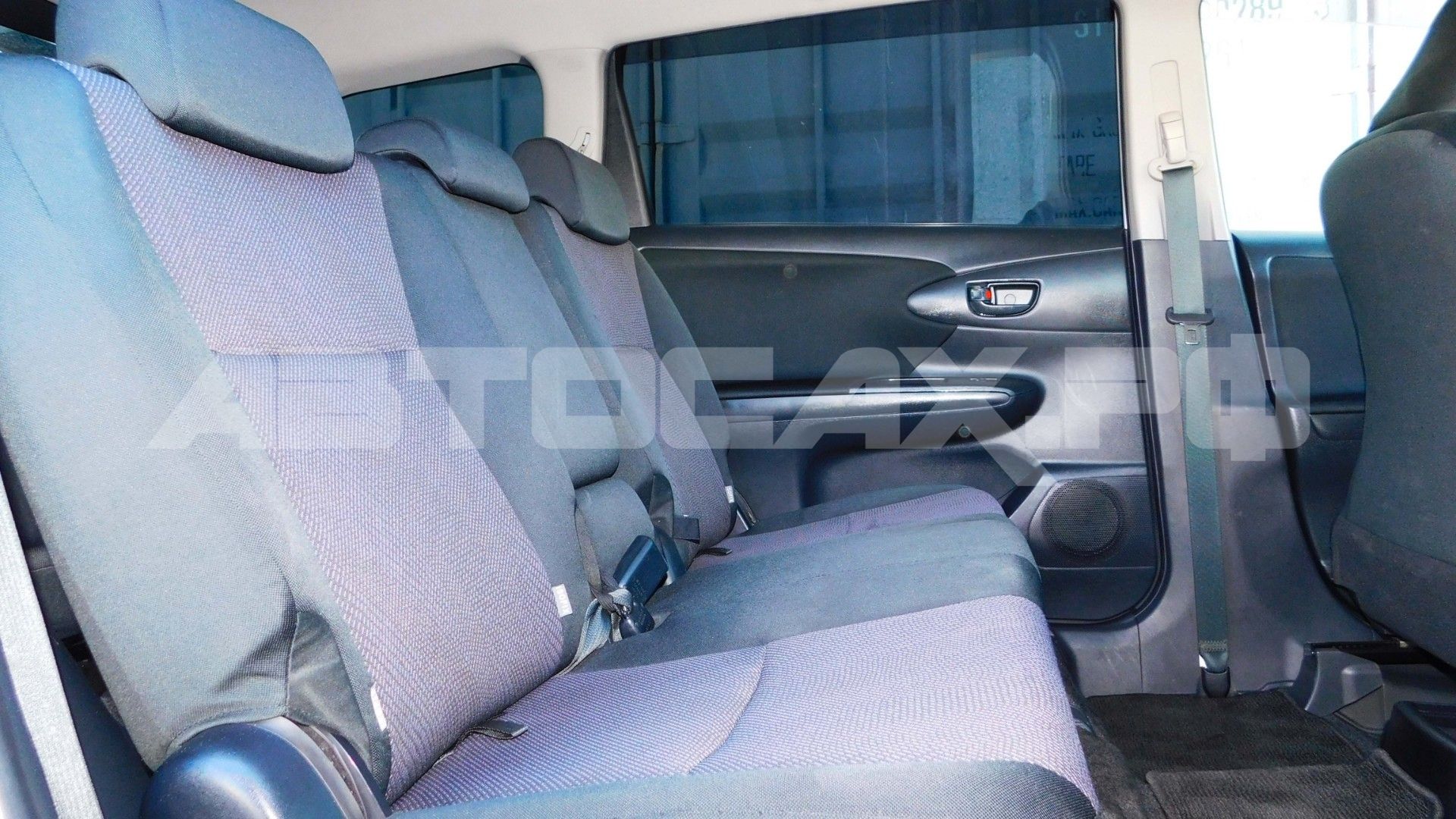 Toyota Wish 2015, Универсал — фото 32