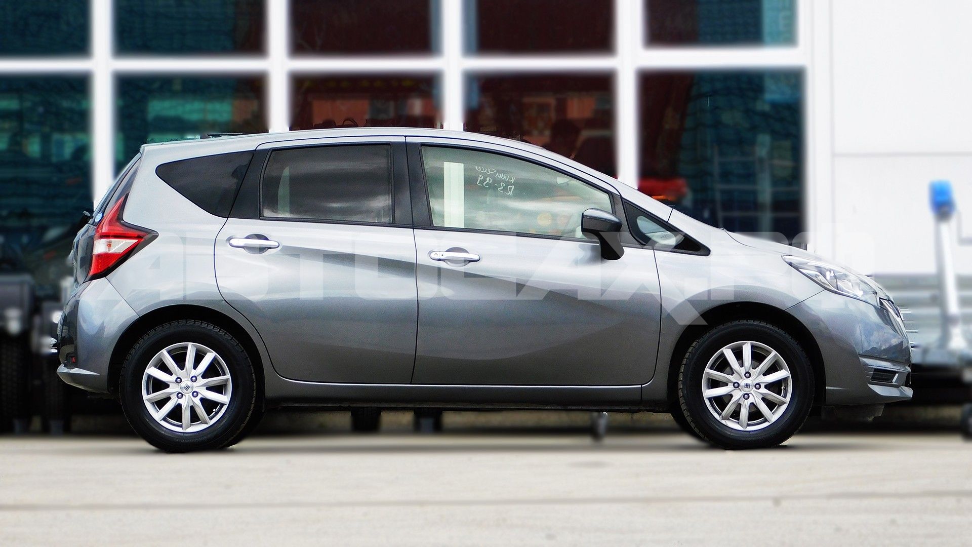 Nissan Note 2018, Хэтчбек — фото 8