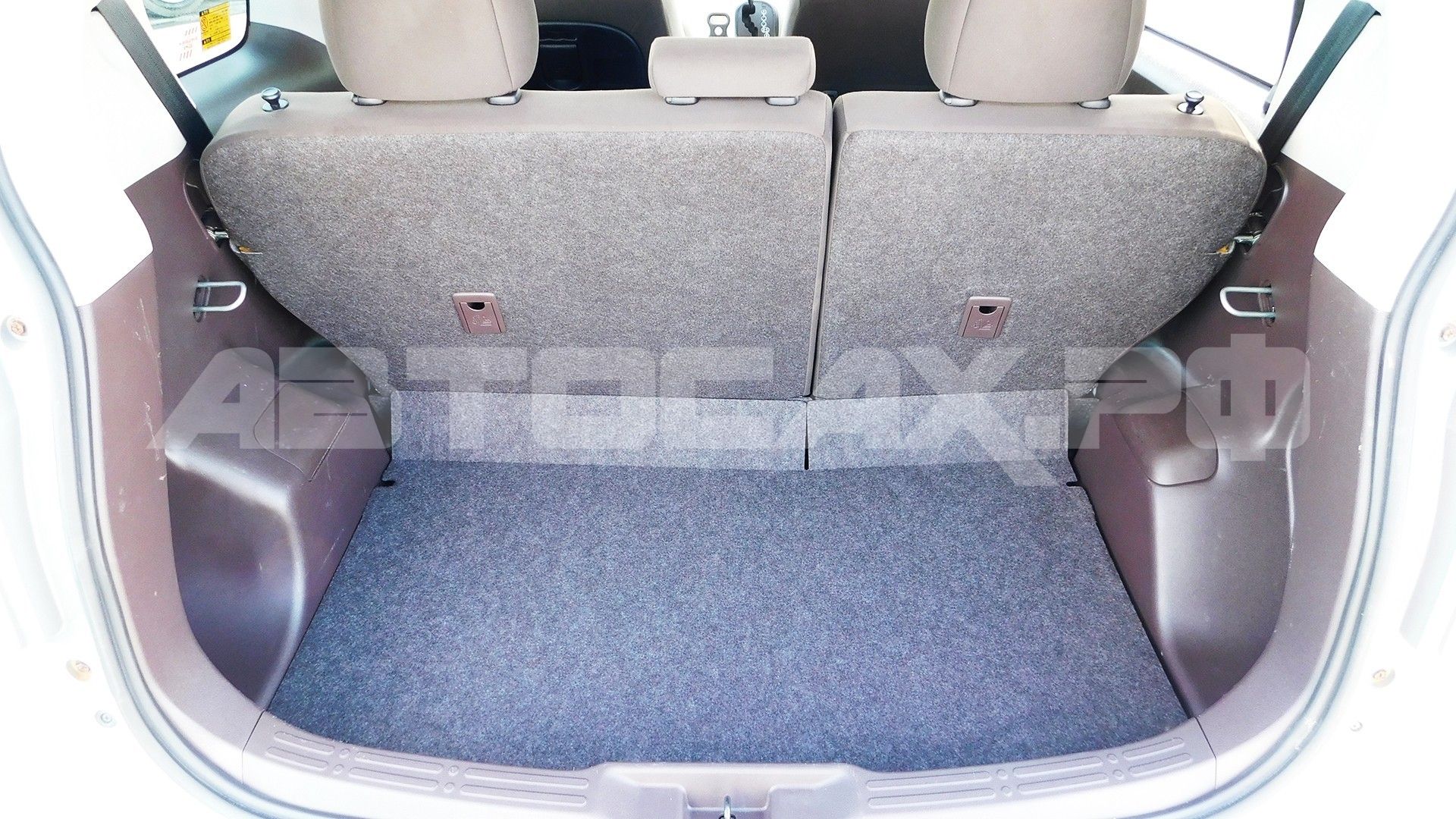 Toyota Spade 2017, Хэтчбек — фото 19