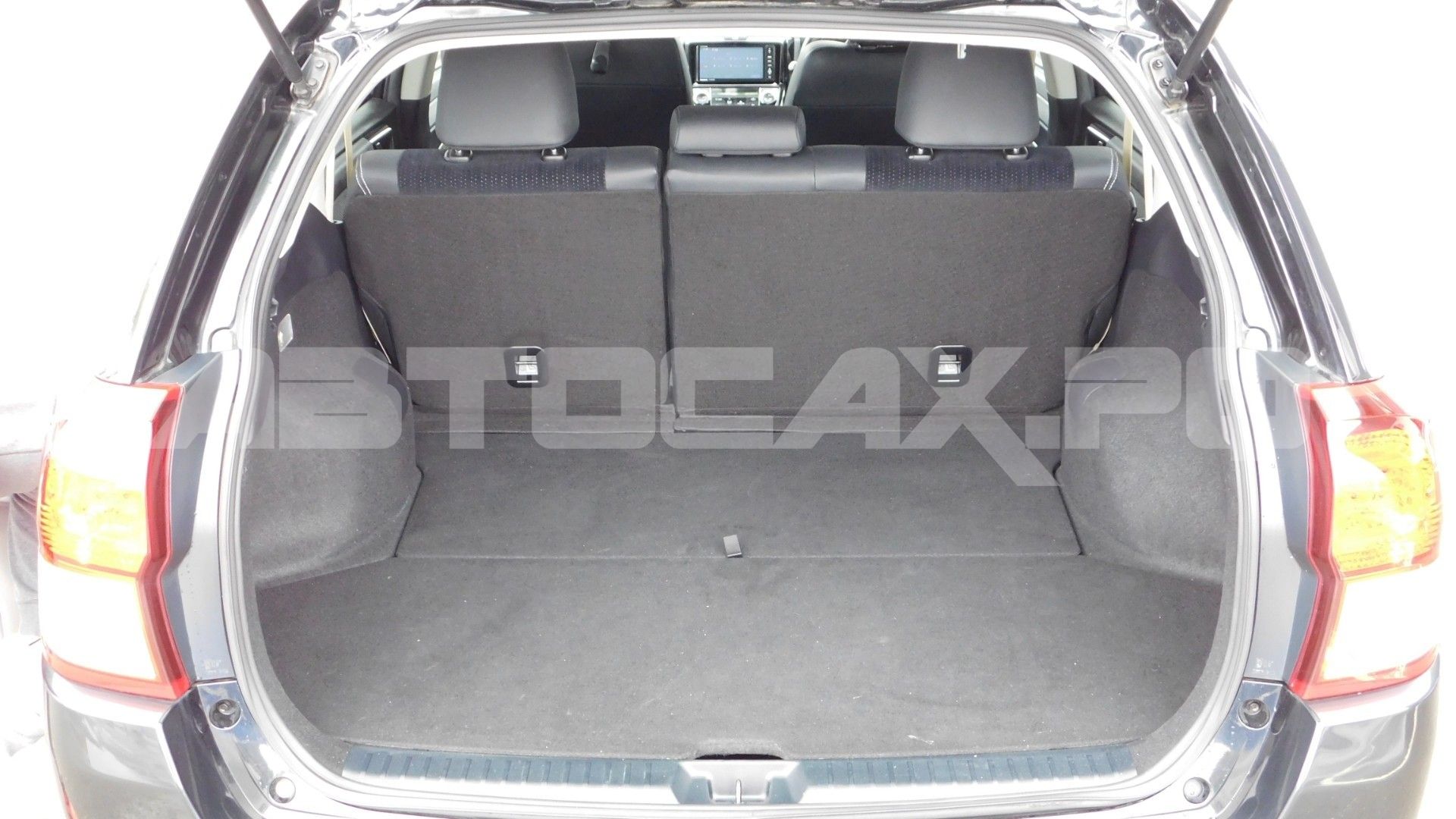 Toyota Corolla Fielder 2015, Универсал — фото 18