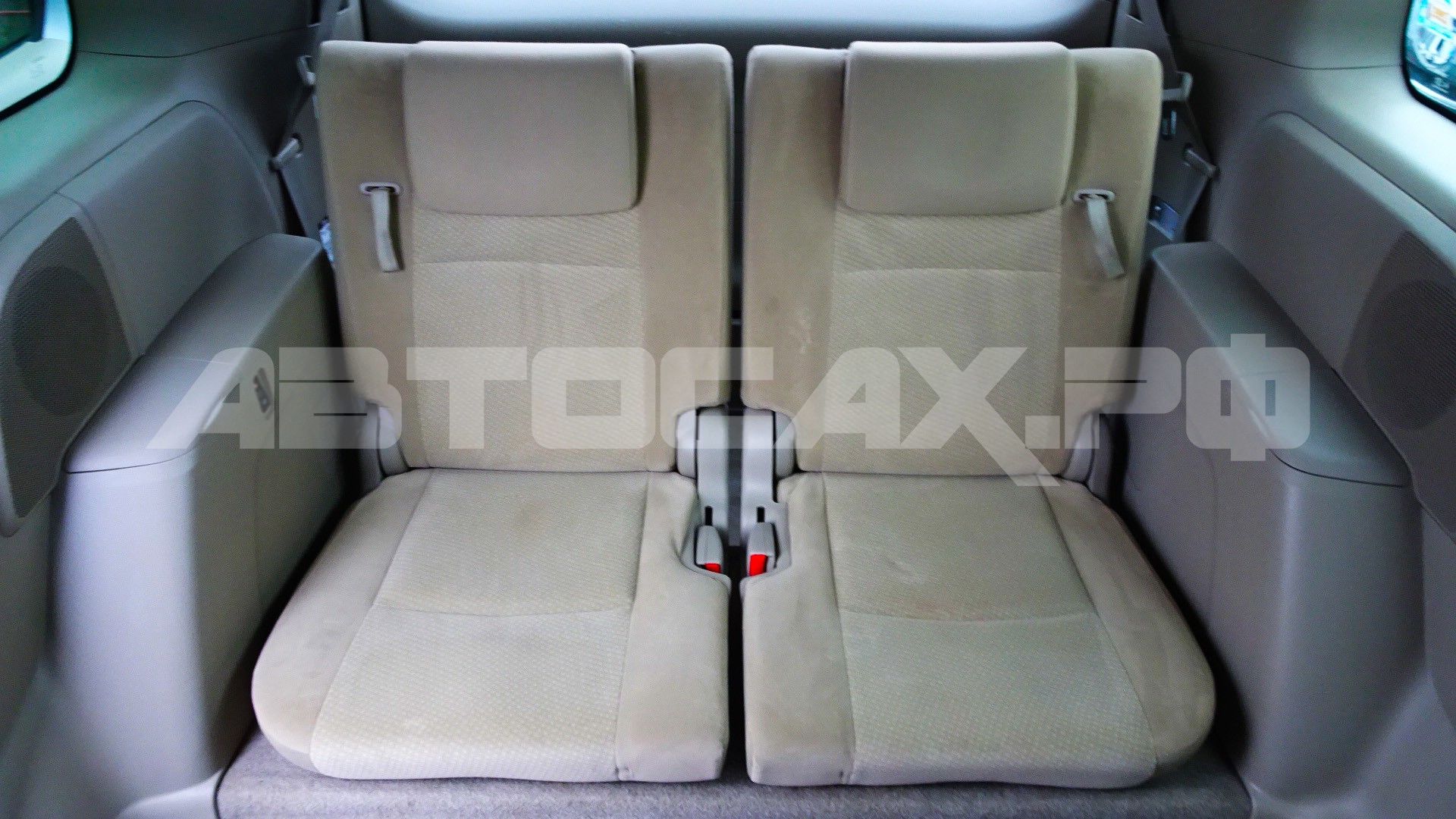 Toyota Isis 2015, Минивэн — фото 13