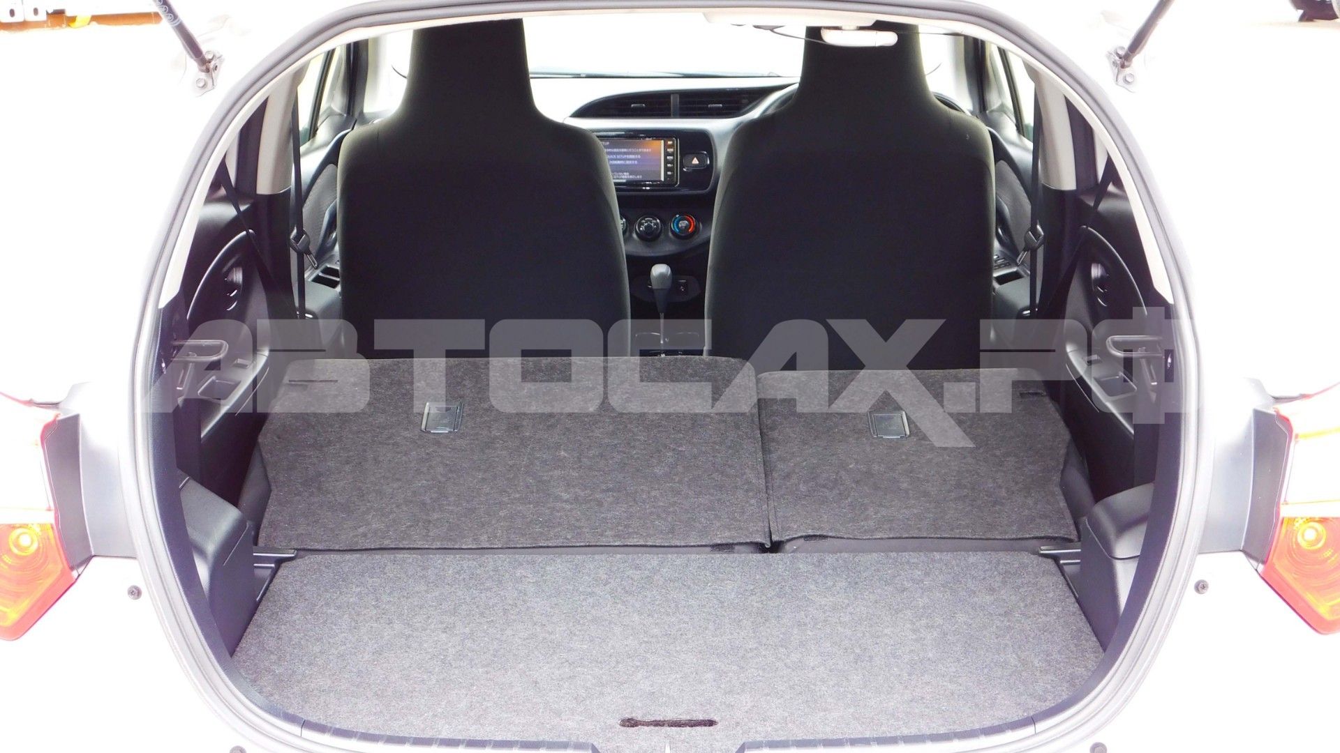 Toyota Vitz 2019, Хэтчбек — фото 23
