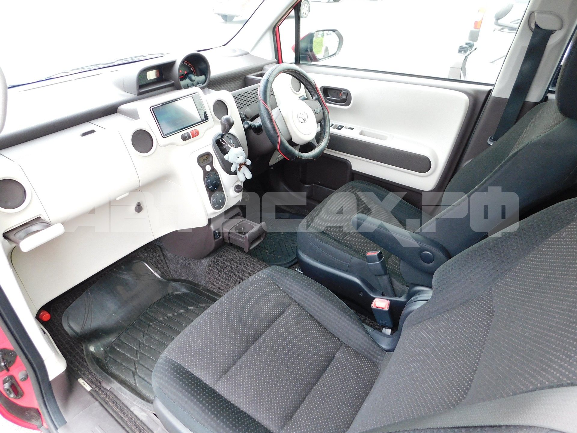 Toyota Porte 2015, Хэтчбек — фото 9