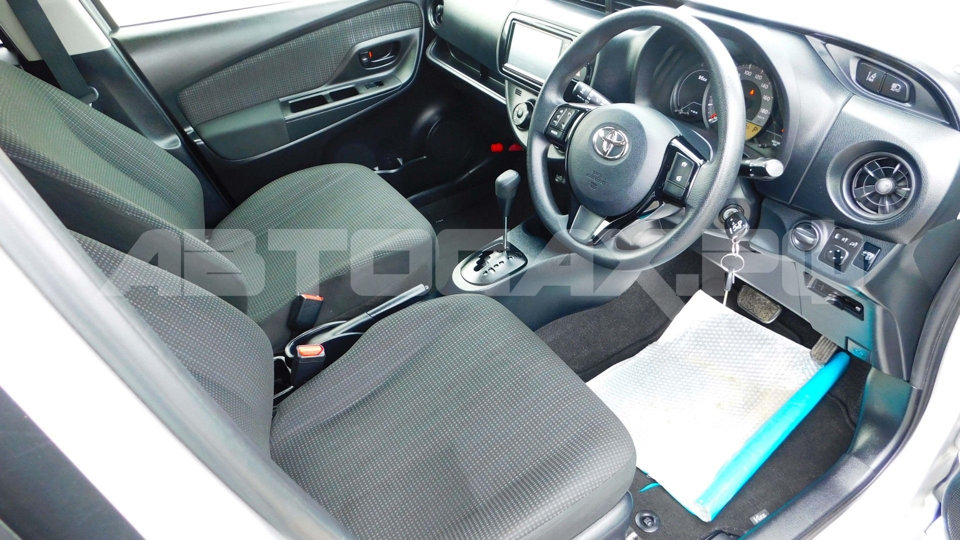 Toyota Vitz 2019, Хэтчбек — фото 9