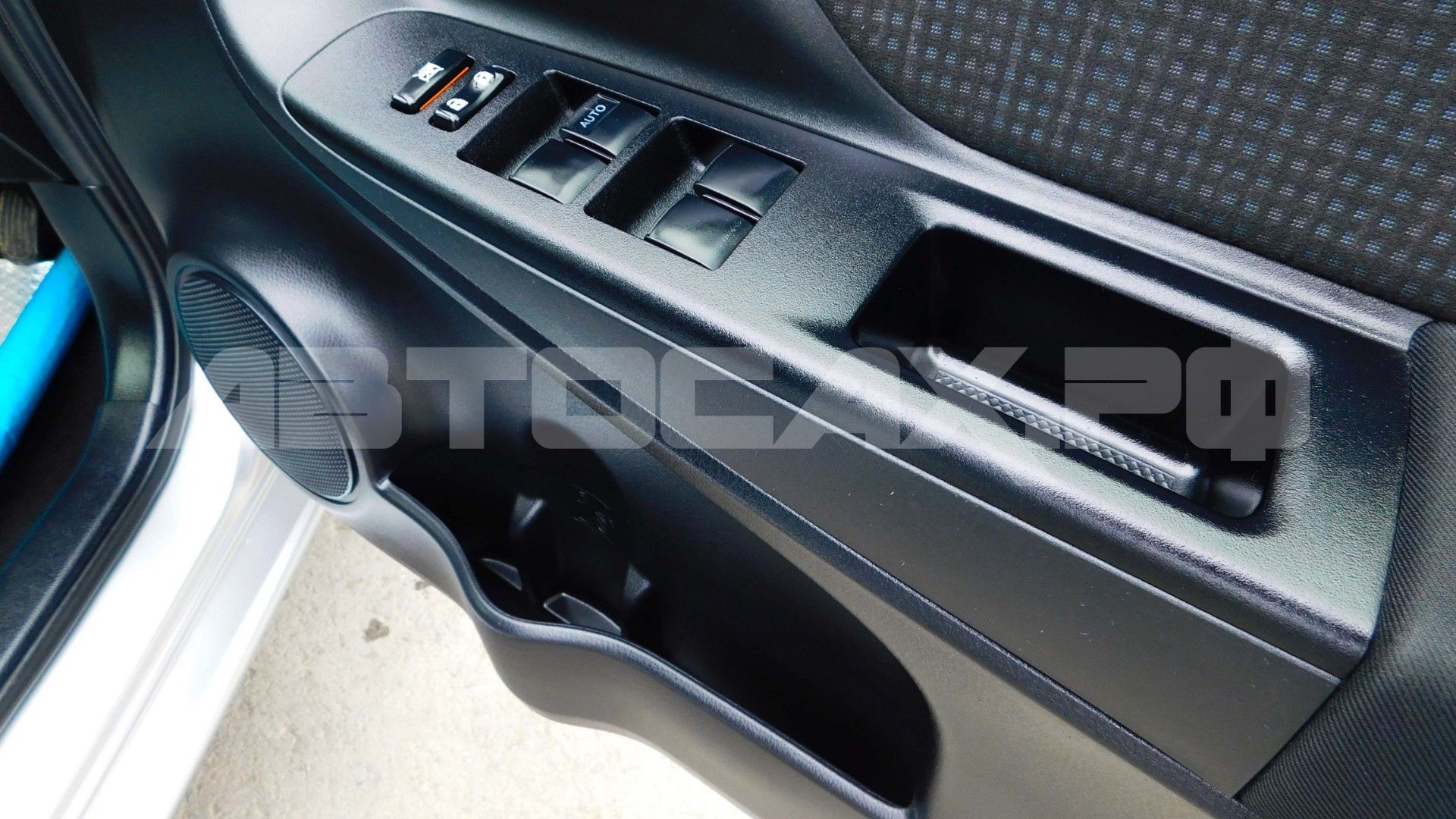 Toyota Vitz 2019, Хэтчбек — фото 11