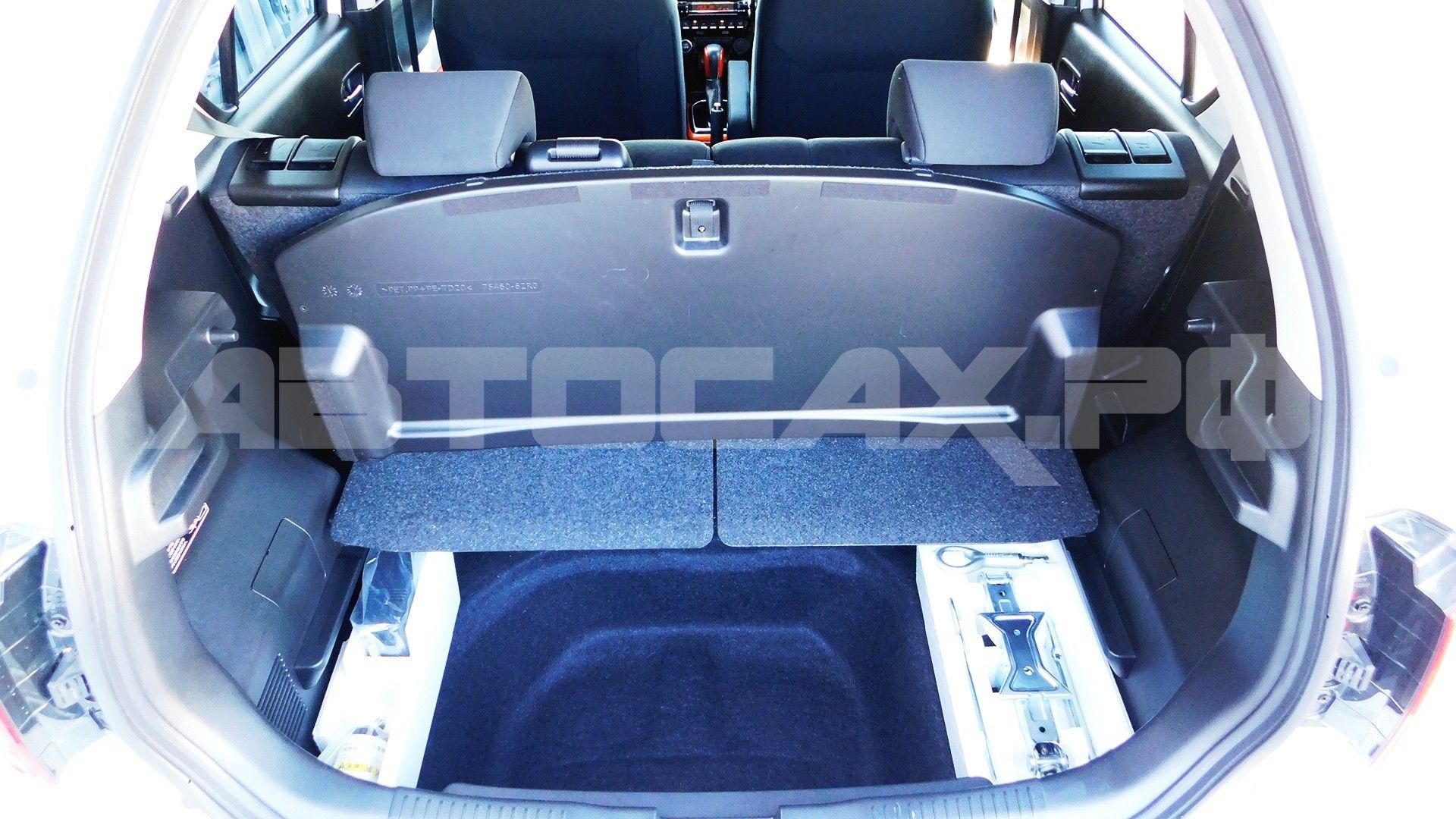 Suzuki Ignis 2019, Кроссовер — фото 14