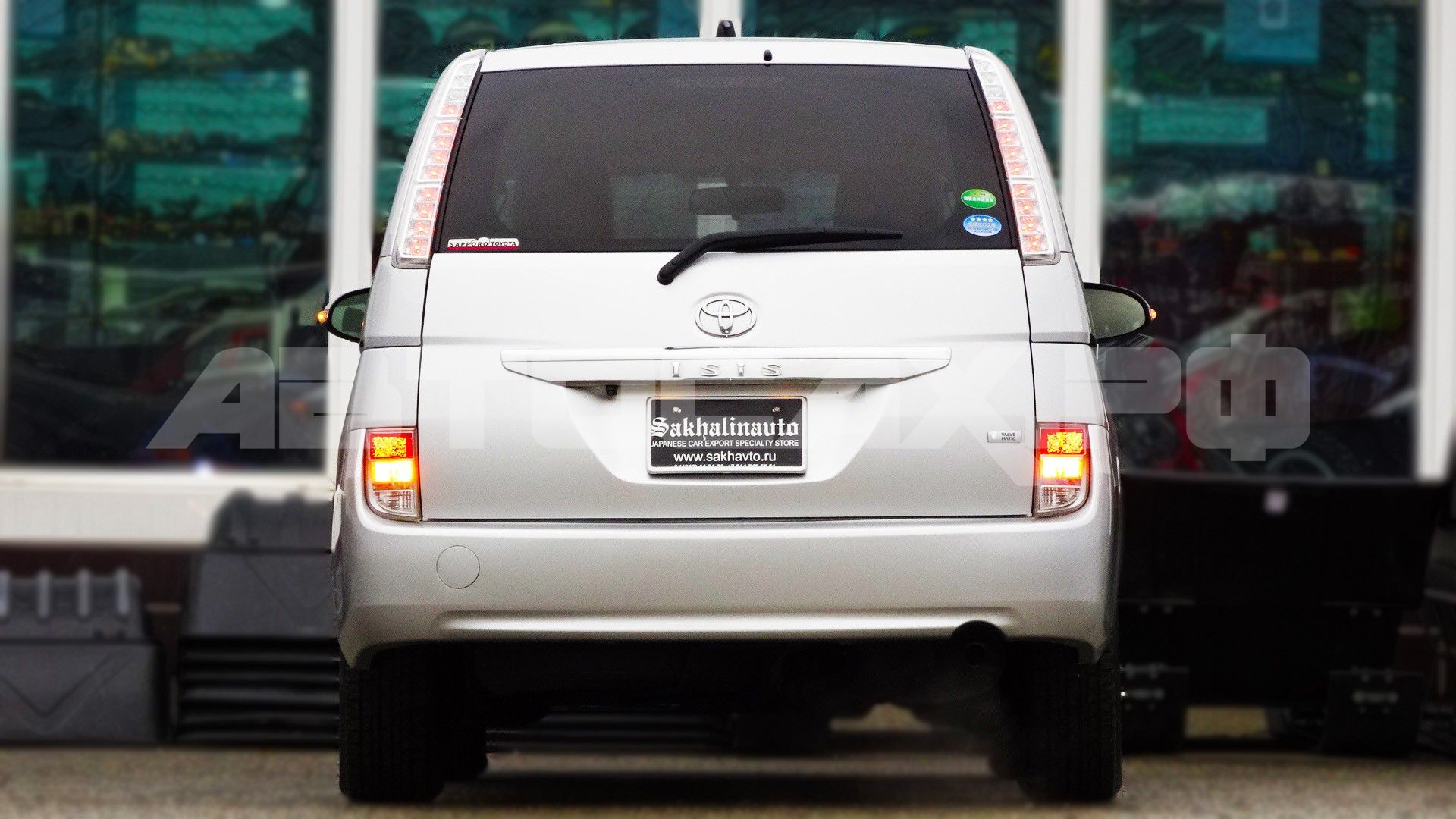 Toyota Isis 2015, Минивэн — фото 6