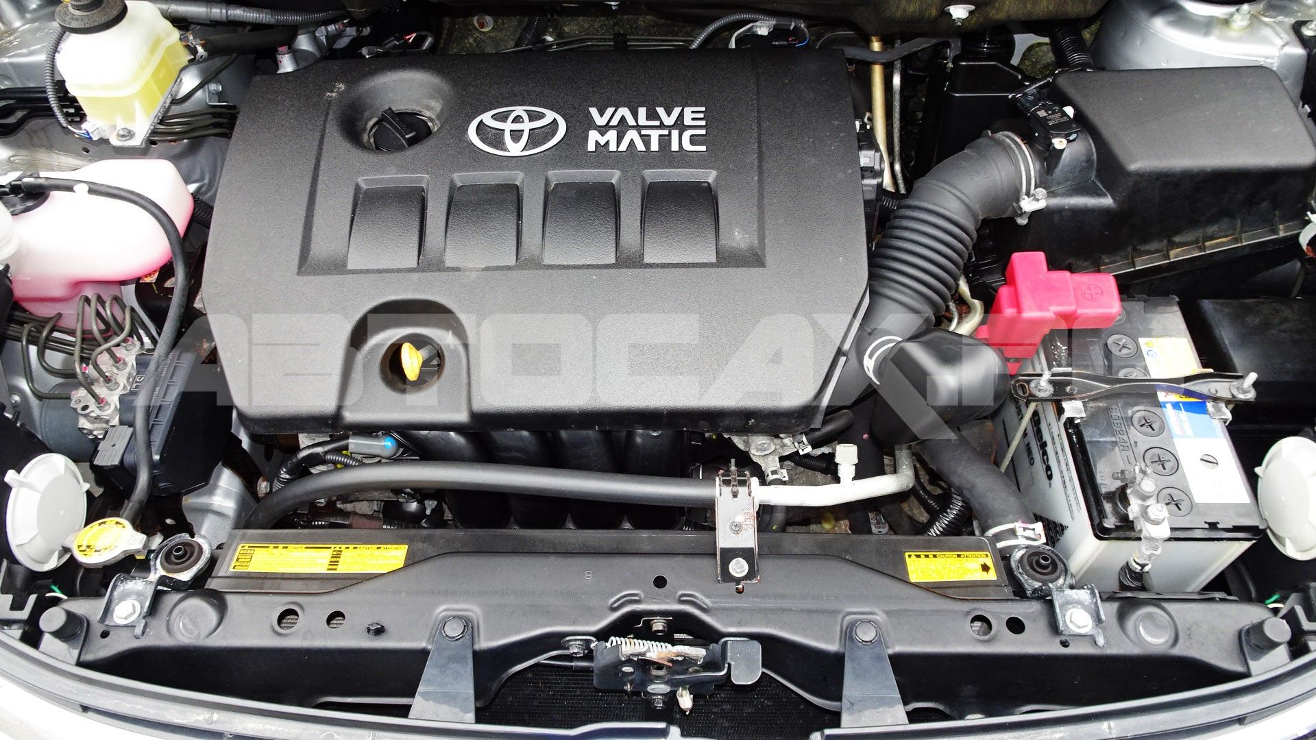 Toyota Isis 2015, Минивэн — фото 16