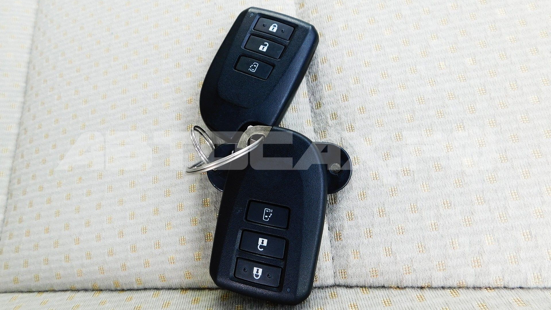 Toyota Spade 2019, Хэтчбек — фото 25