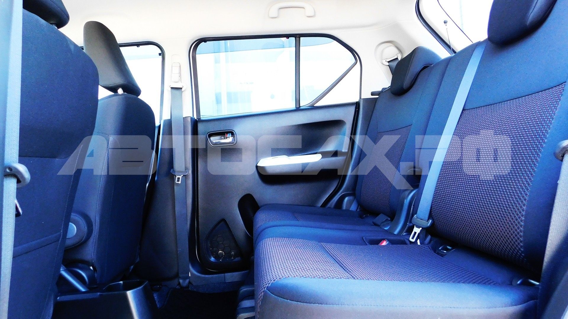 Suzuki Ignis 2019, Кроссовер — фото 13