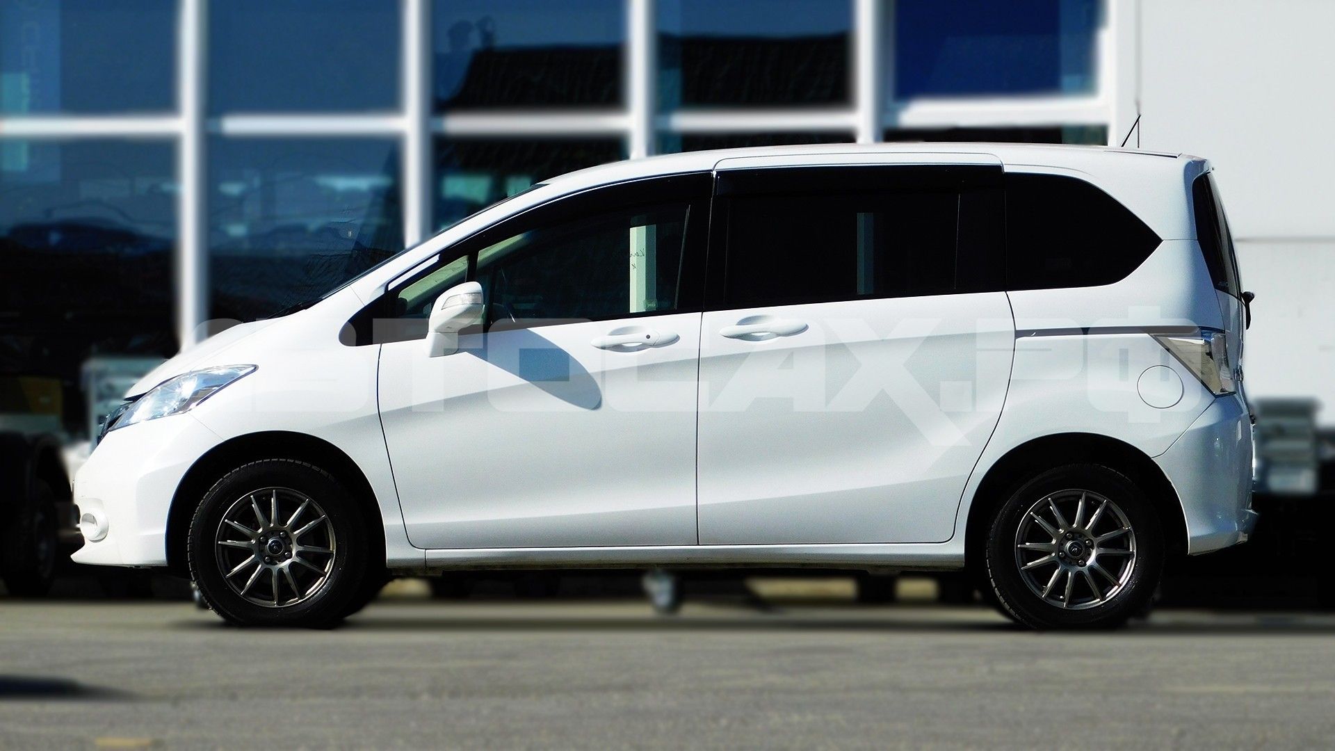Honda Freed 2016, Минивэн — фото 8
