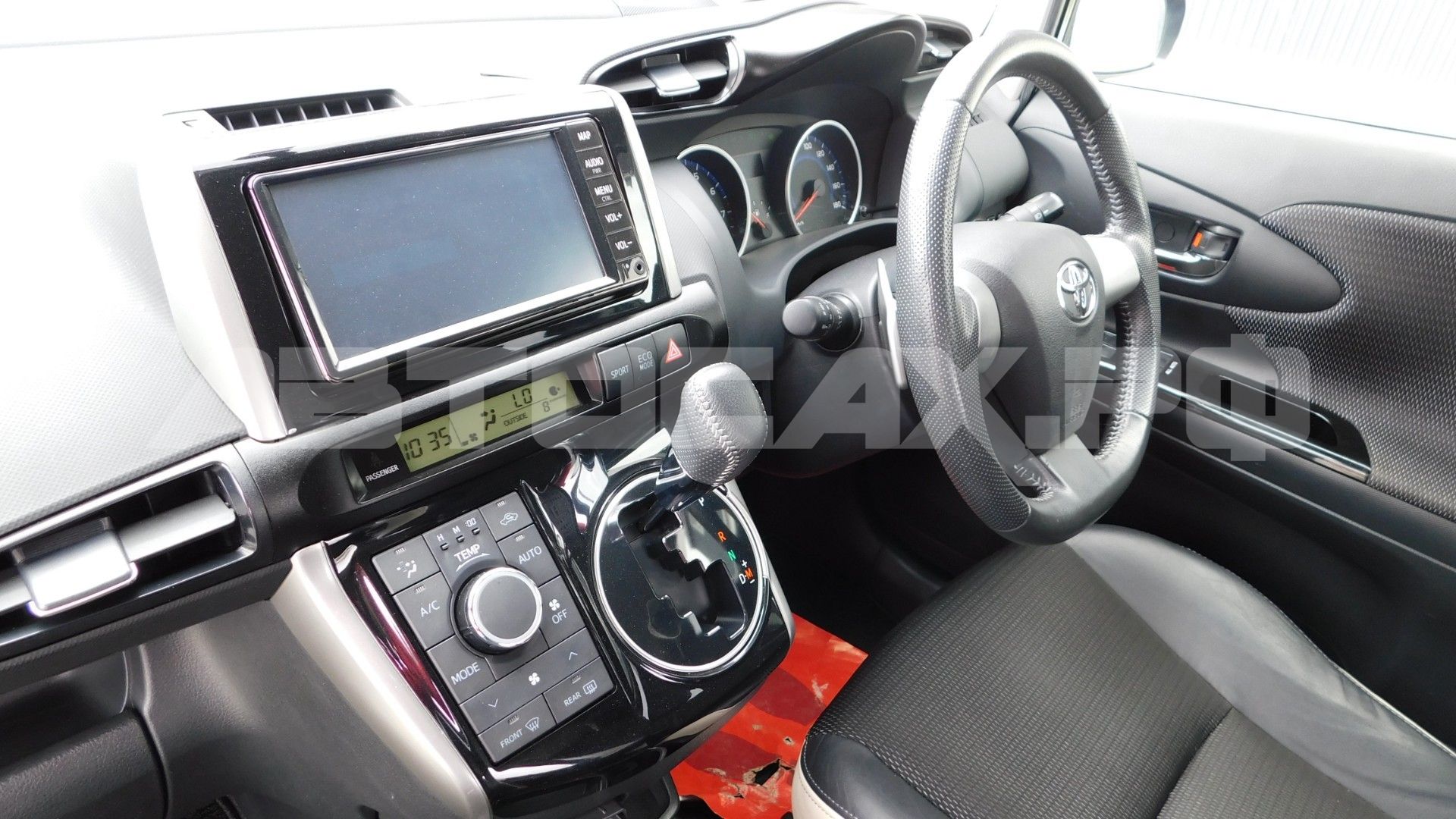 Toyota Wish 2017, Универсал — фото 28