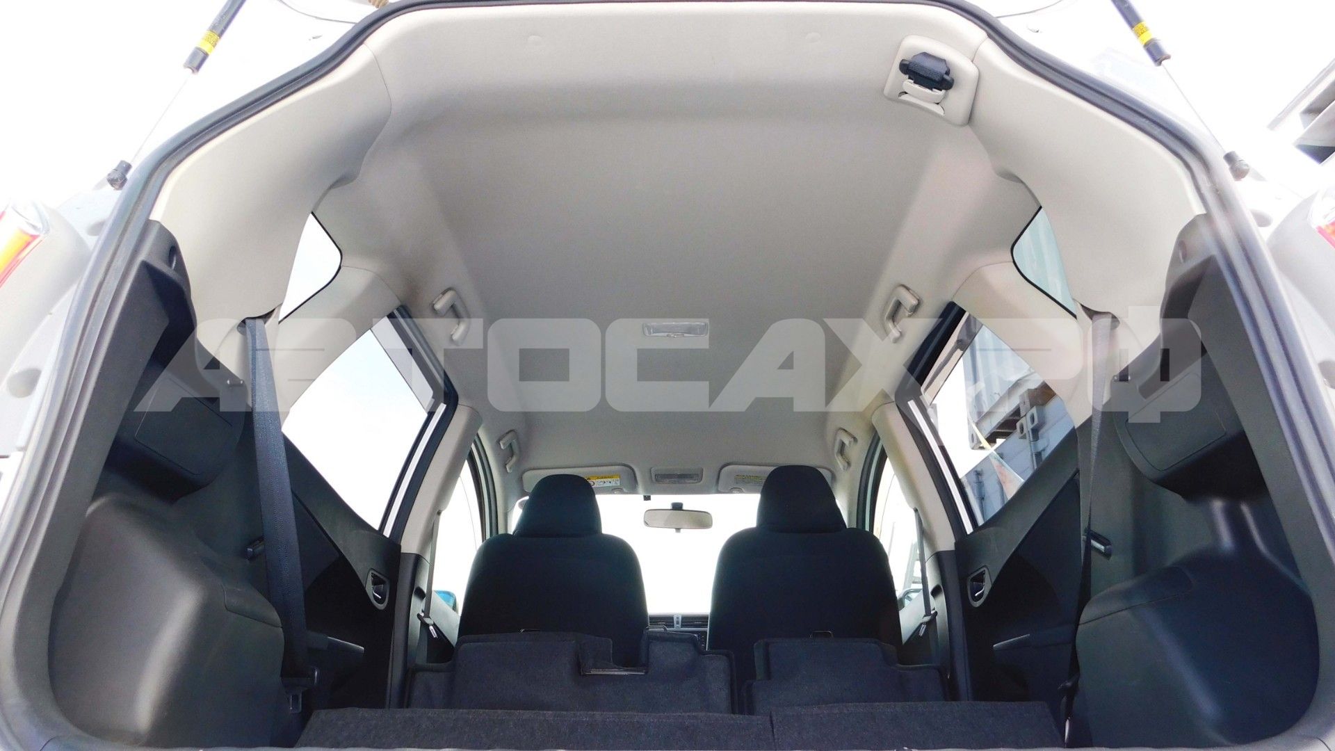 Toyota Ractis 2015, Хэтчбек — фото 27