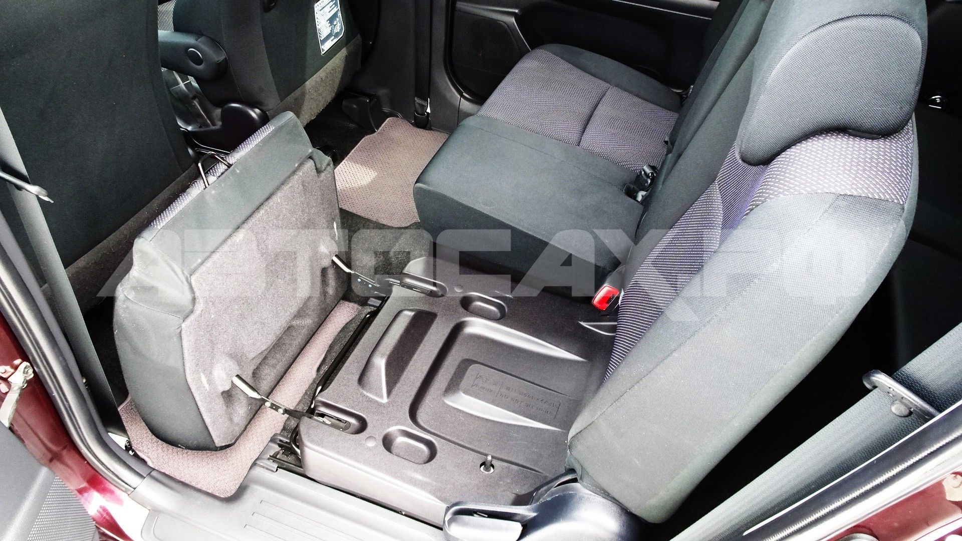 Toyota Wish 2017, Минивэн — фото 18