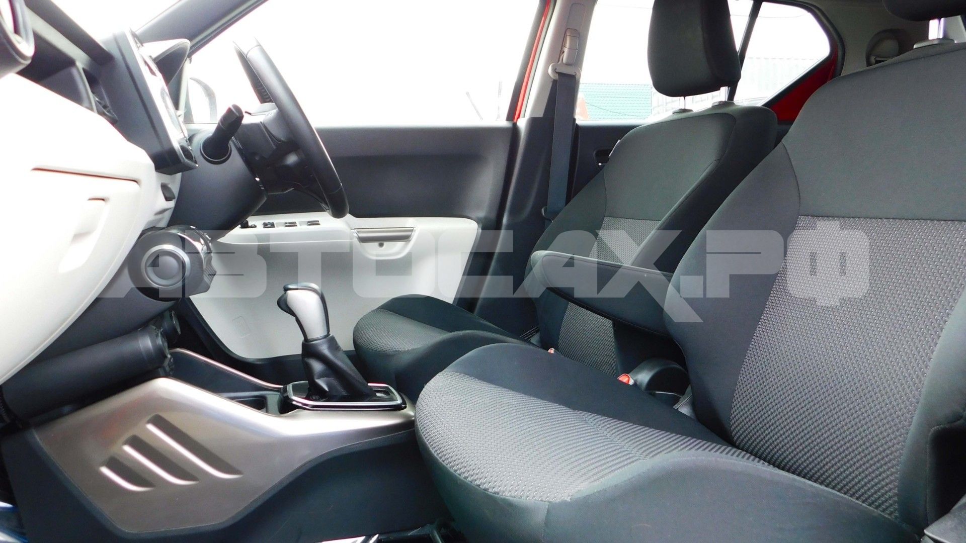 Suzuki Ignis 2018, Кроссовер — фото 15