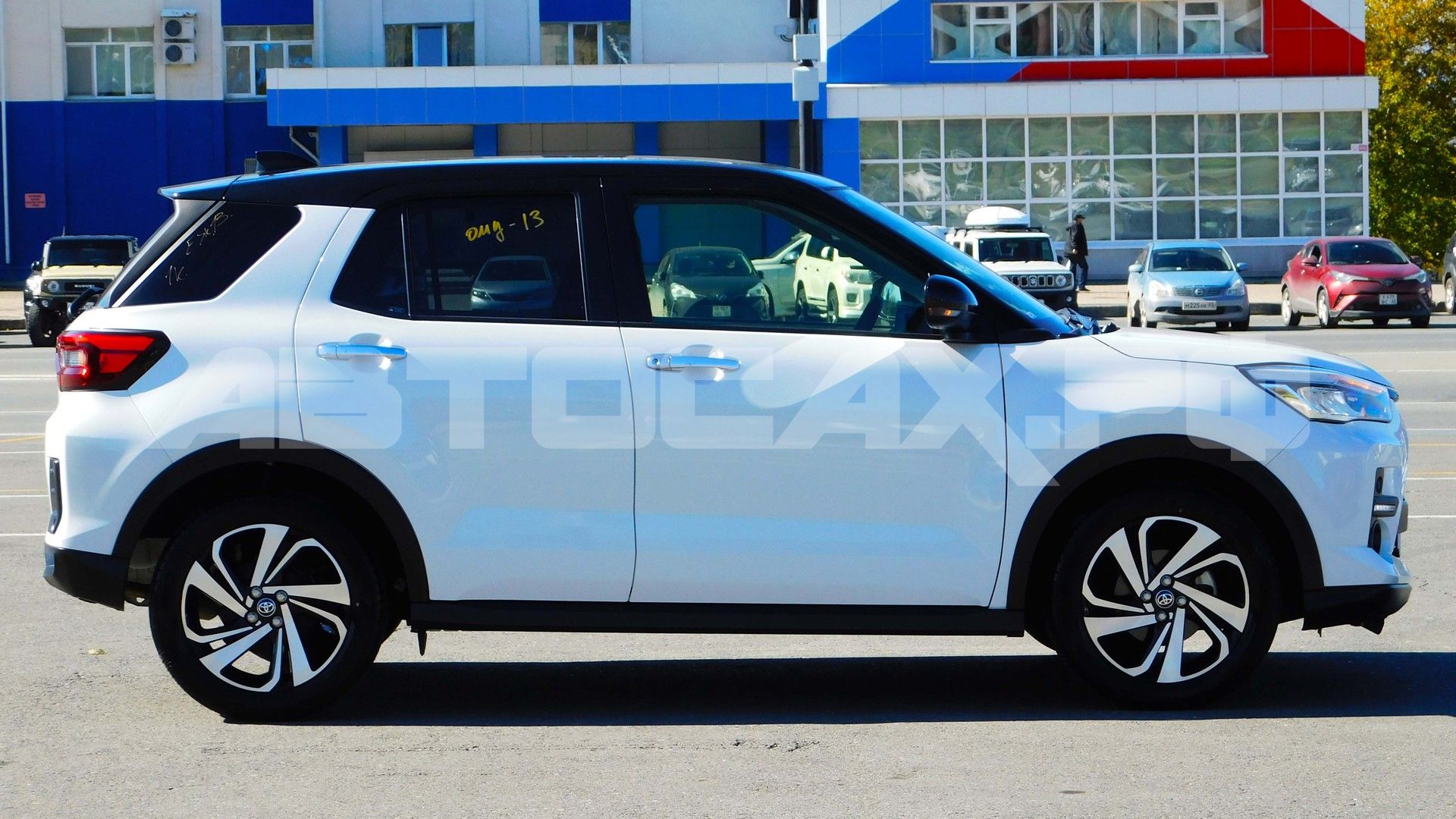 Toyota Raize 2025, Кроссовер — фото 8