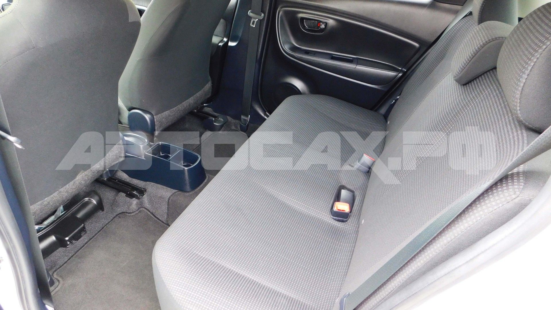 Toyota Vitz 2019, Хэтчбек — фото 18