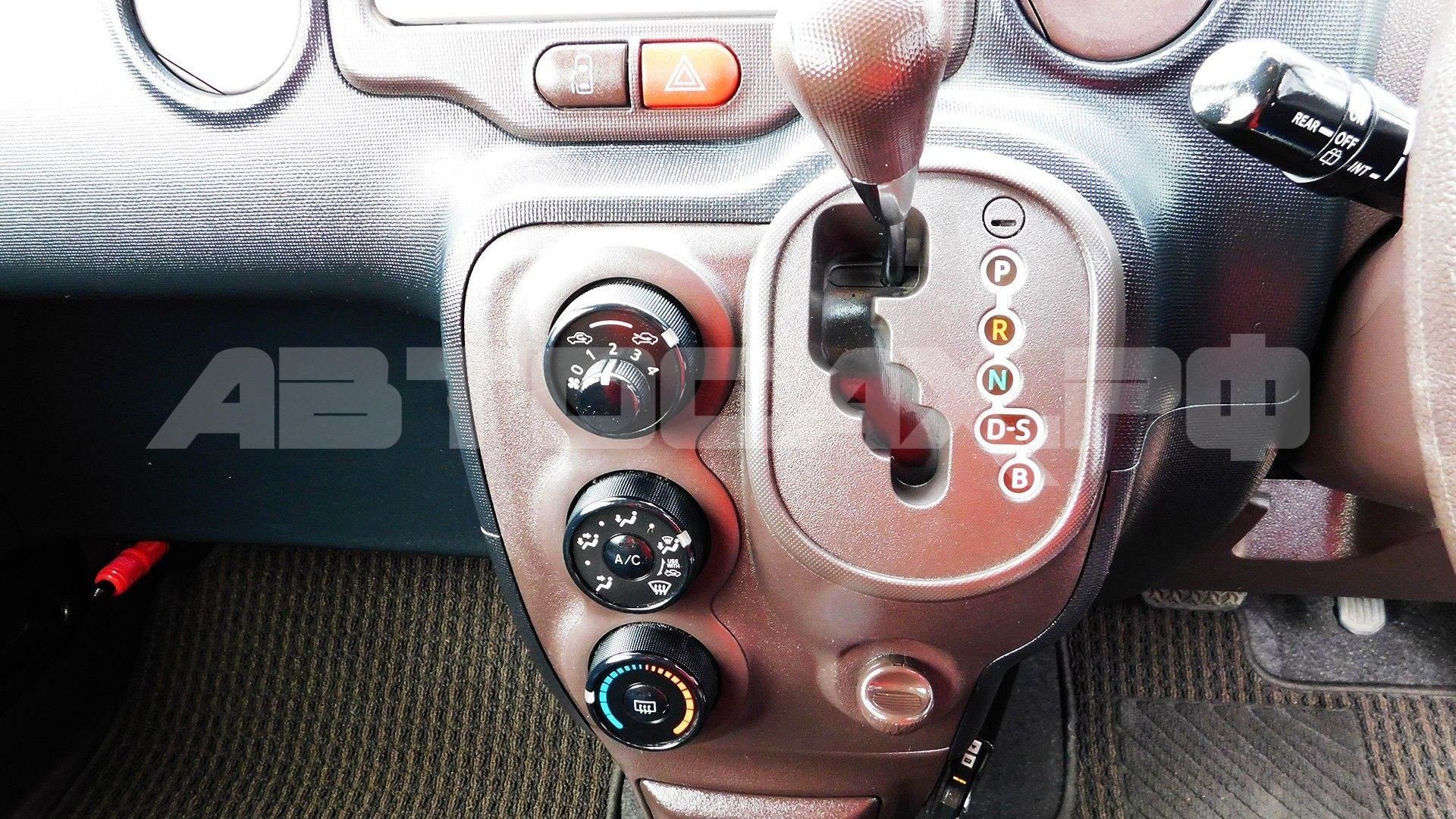Toyota Spade 2015, Хэтчбек — фото 34