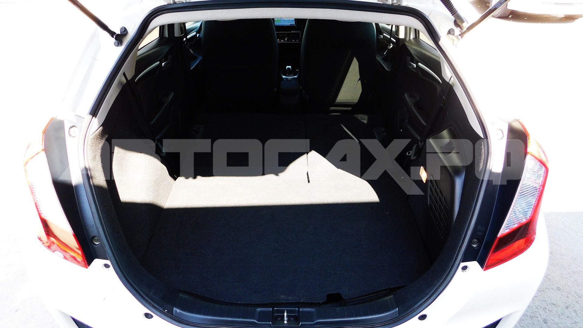 Honda Fit 2016, Хэтчбек — фото 23