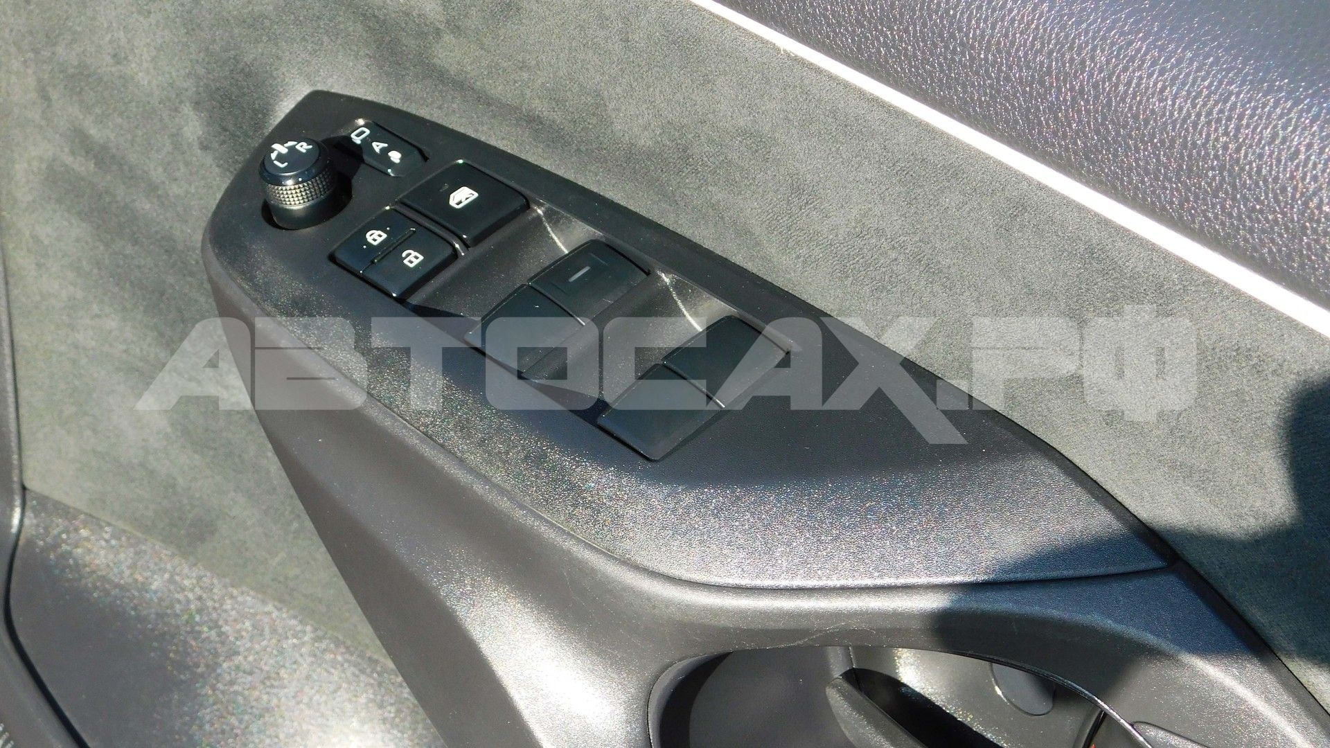 Toyota Yaris 2023, Хэтчбек — фото 32