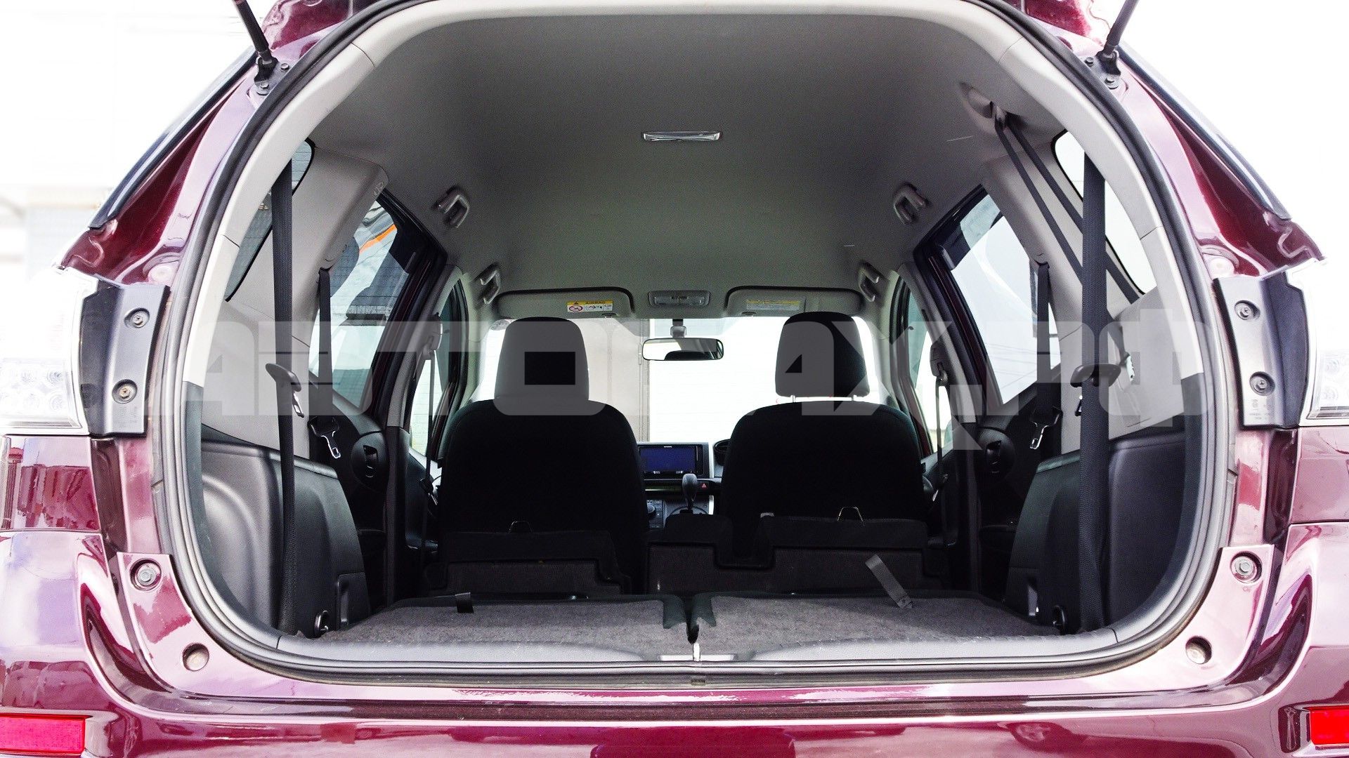 Toyota Wish 2017, Минивэн — фото 25