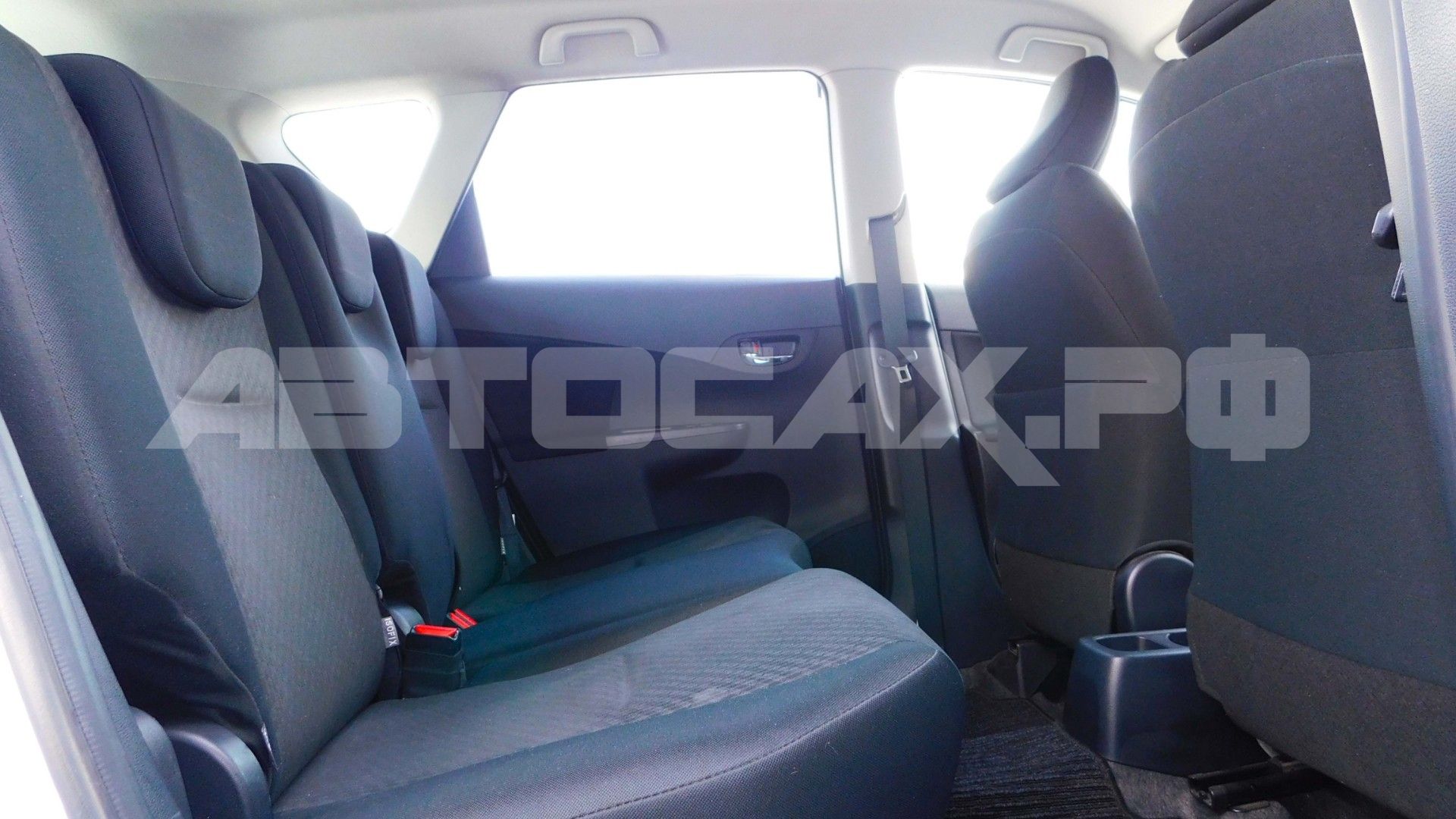 Toyota Ractis 2015, Хэтчбек — фото 24