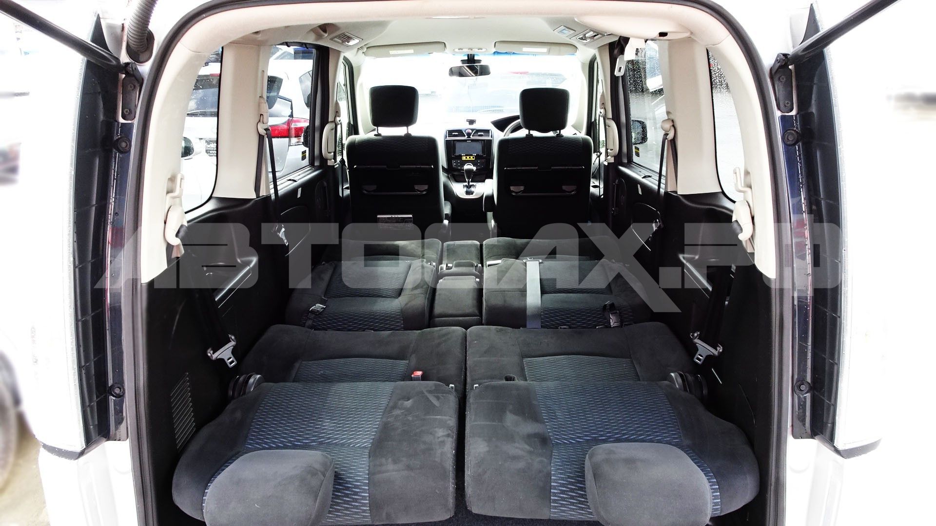 Nissan Serena 2016, Минивэн — фото 17