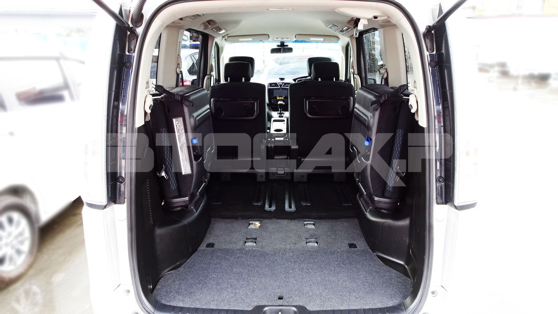 Nissan Serena 2016, Минивэн — фото 15
