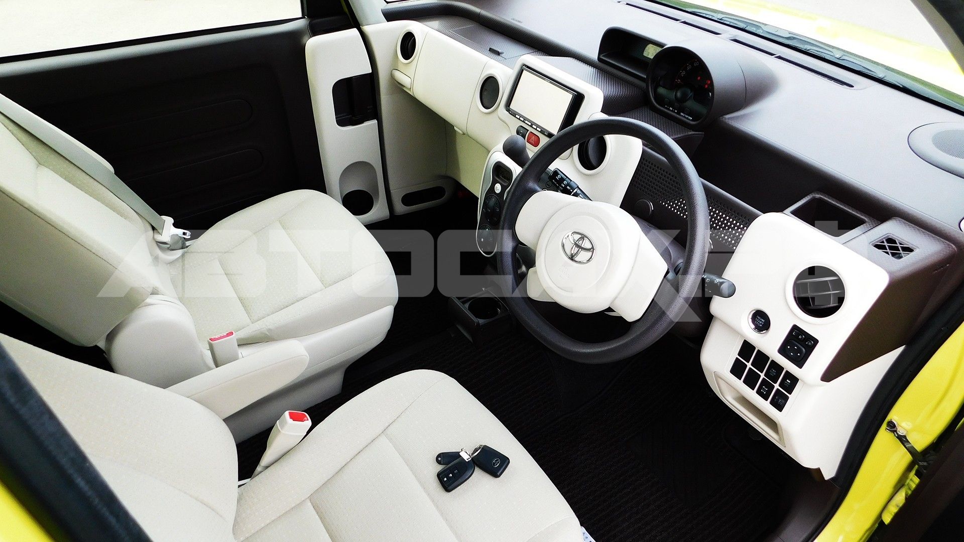 Toyota Spade 2019, Хэтчбек — фото 9