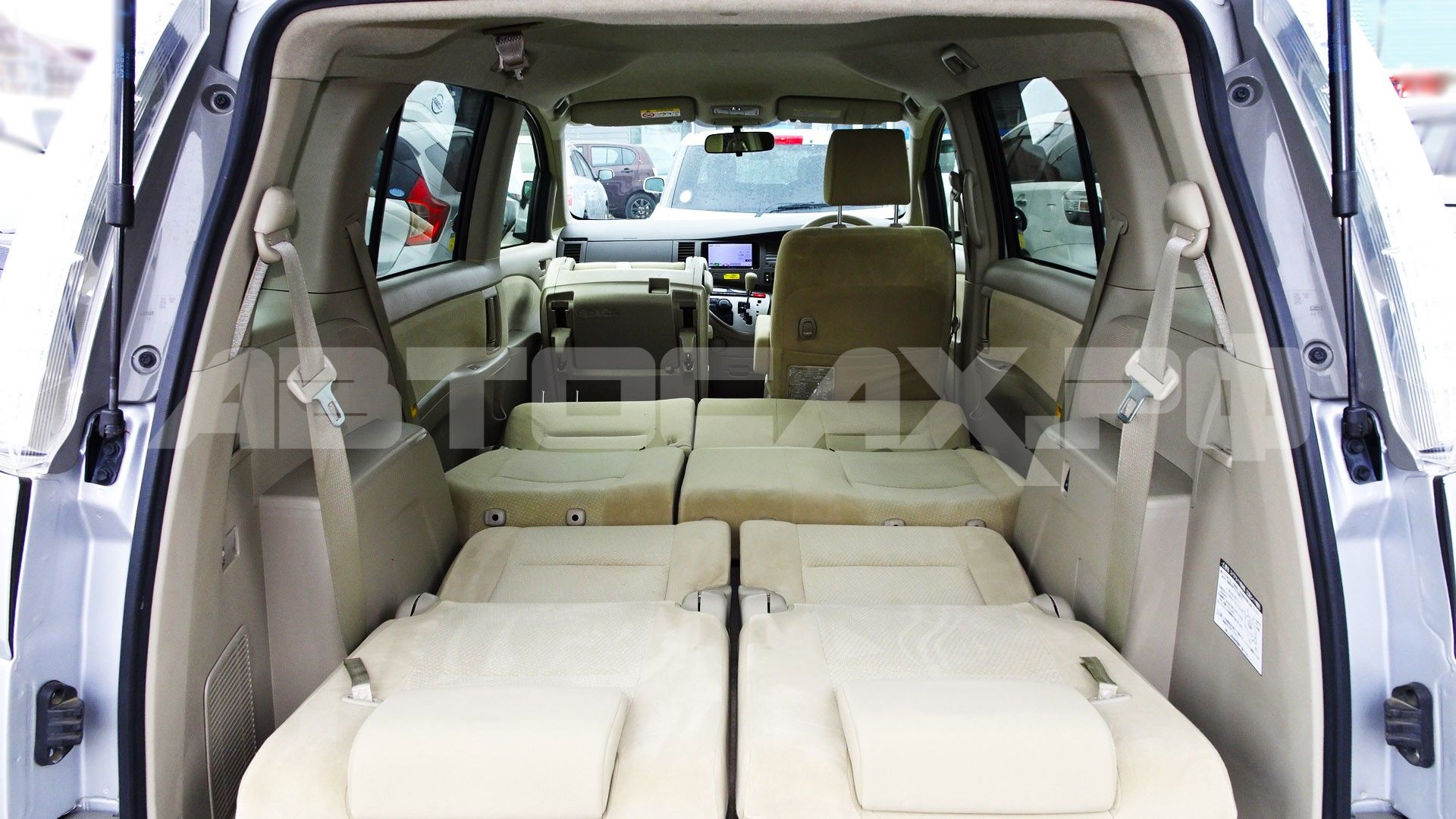 Toyota Isis 2015, Минивэн — фото 15