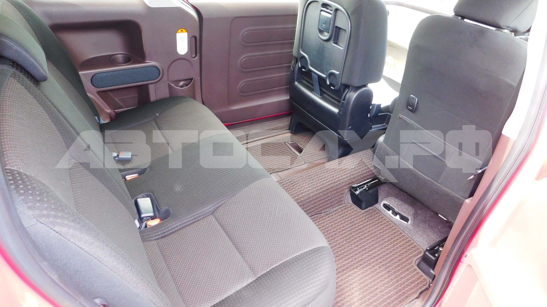 Toyota Porte 2015, Хэтчбек — фото 27