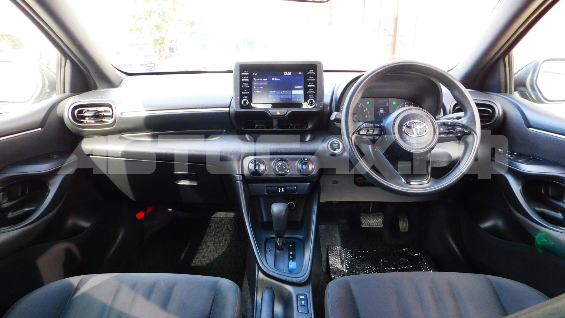 Toyota Yaris 2022, Хэтчбек — фото 18