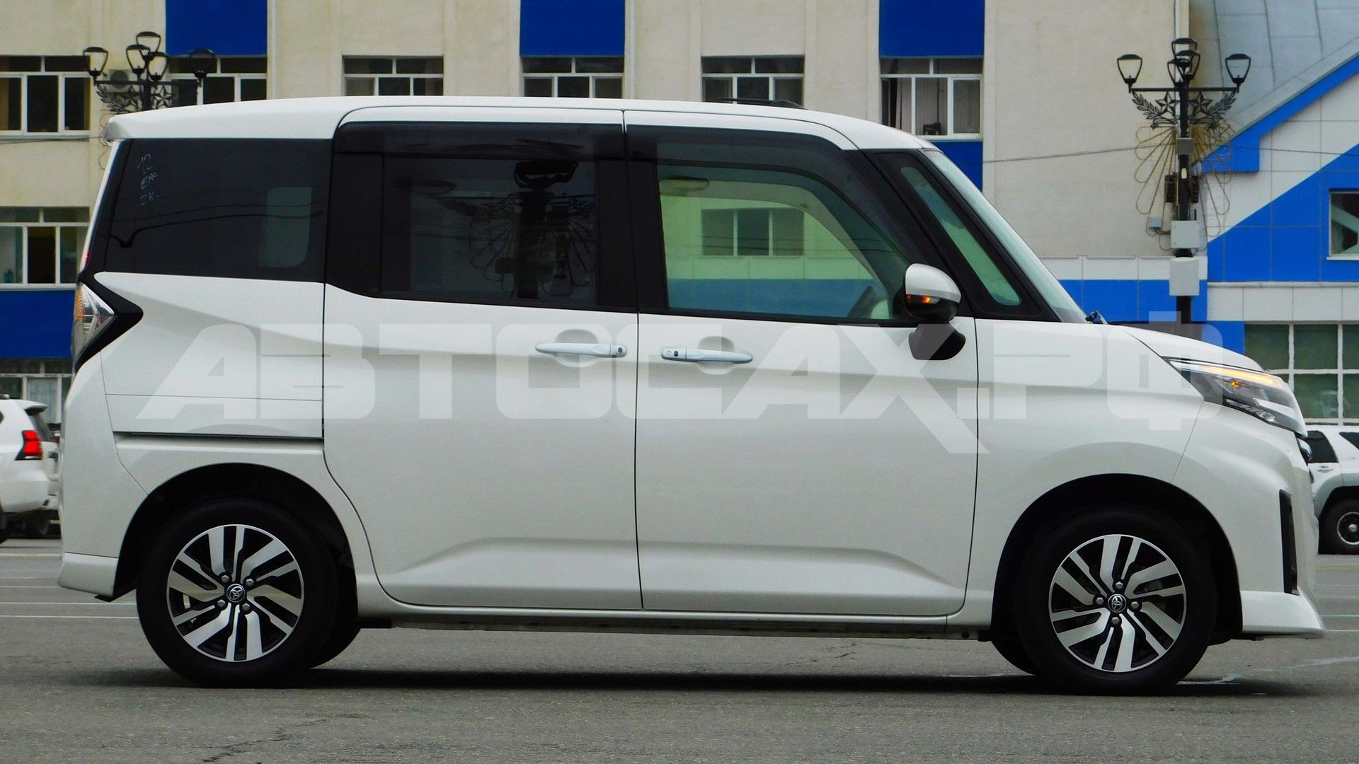 Toyota Roomy 2024, Минивэн — фото 13