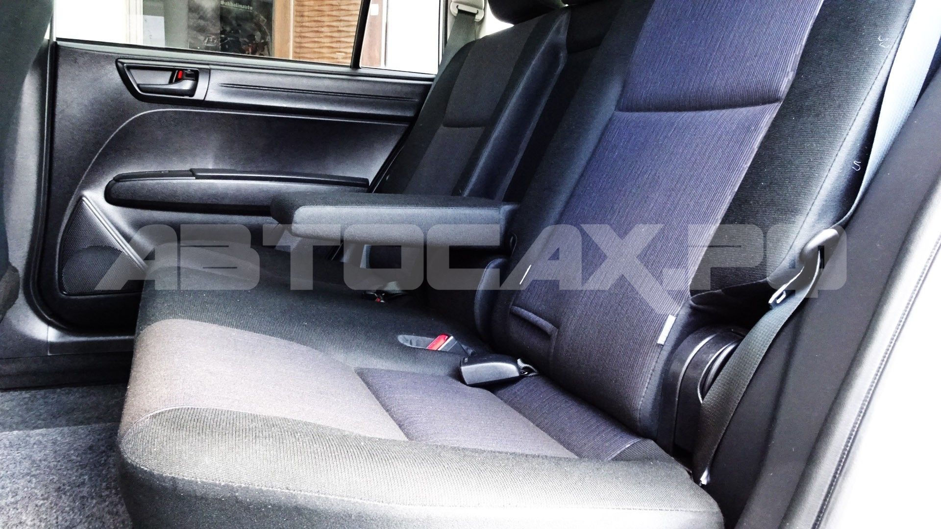 Toyota Corolla Fielder 2016, Универсал — фото 15