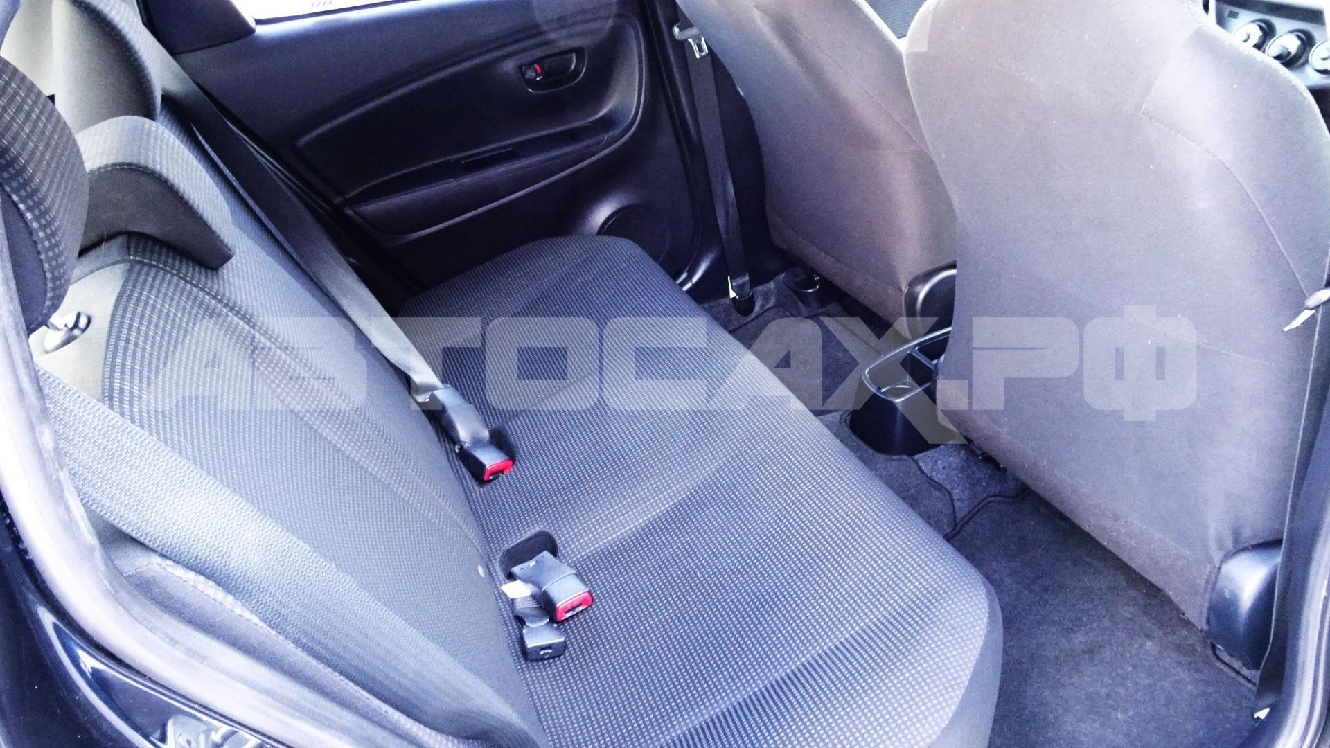 Toyota Vitz 2018, Хэтчбек — фото 19