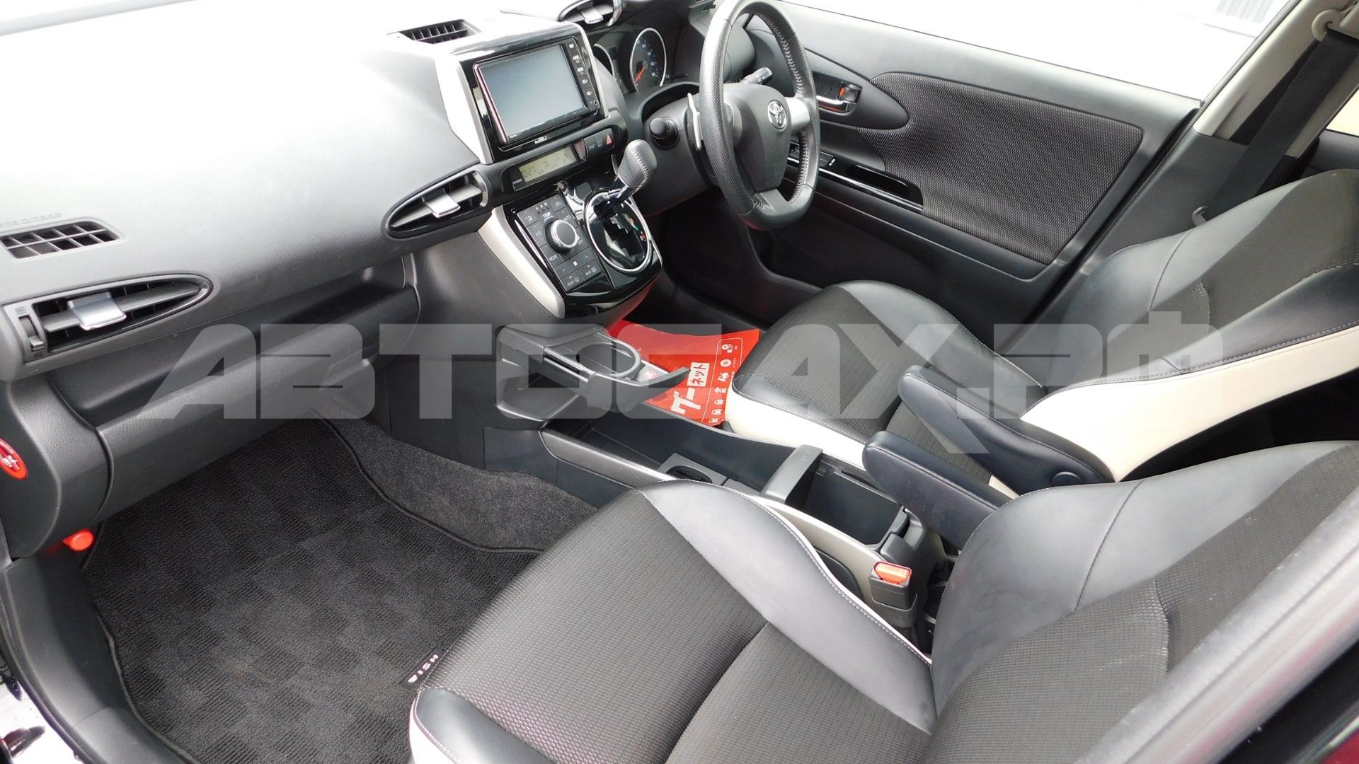 Toyota Wish 2017, Универсал — фото 15