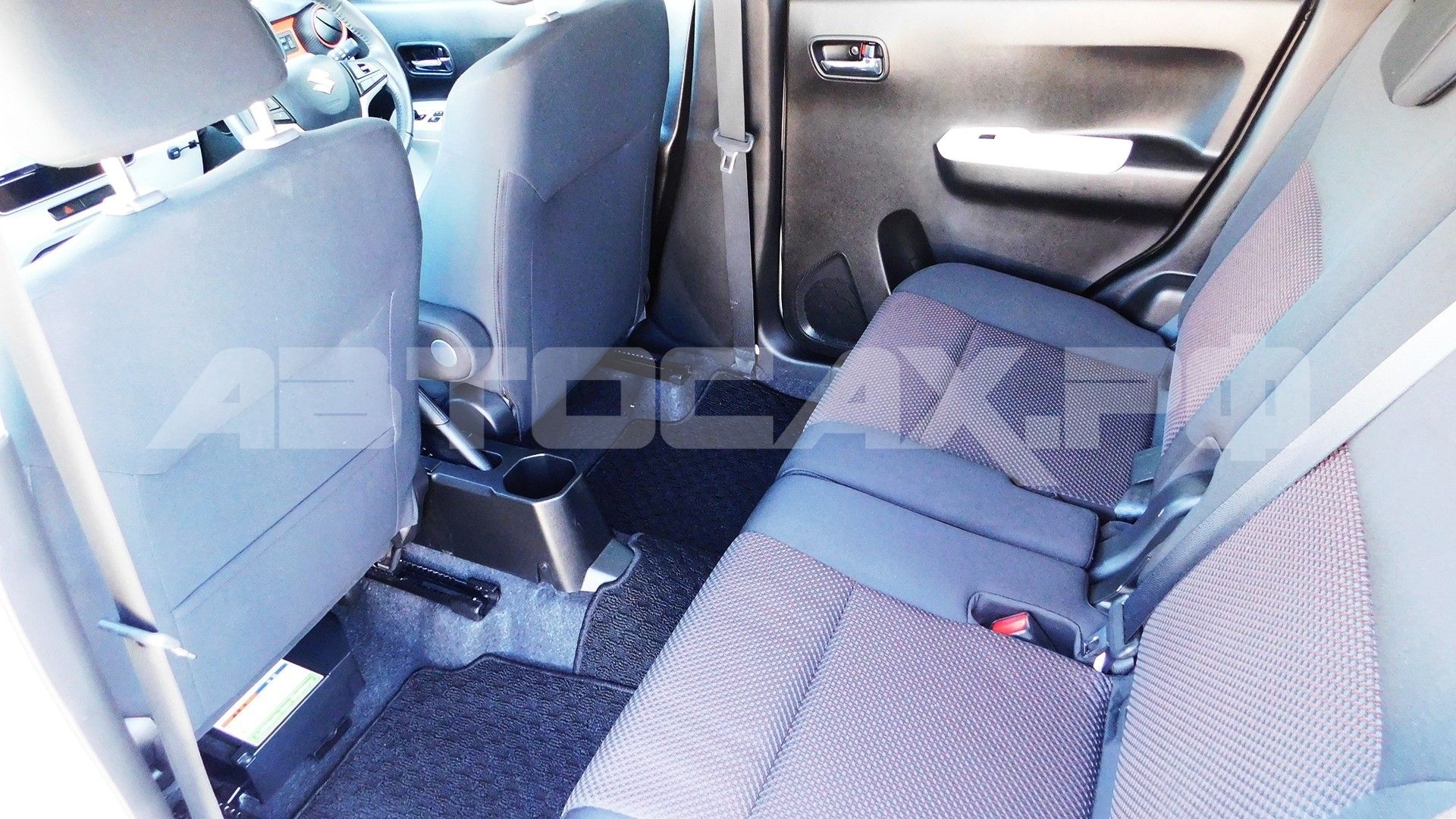 Suzuki Ignis 2019, Кроссовер — фото 11