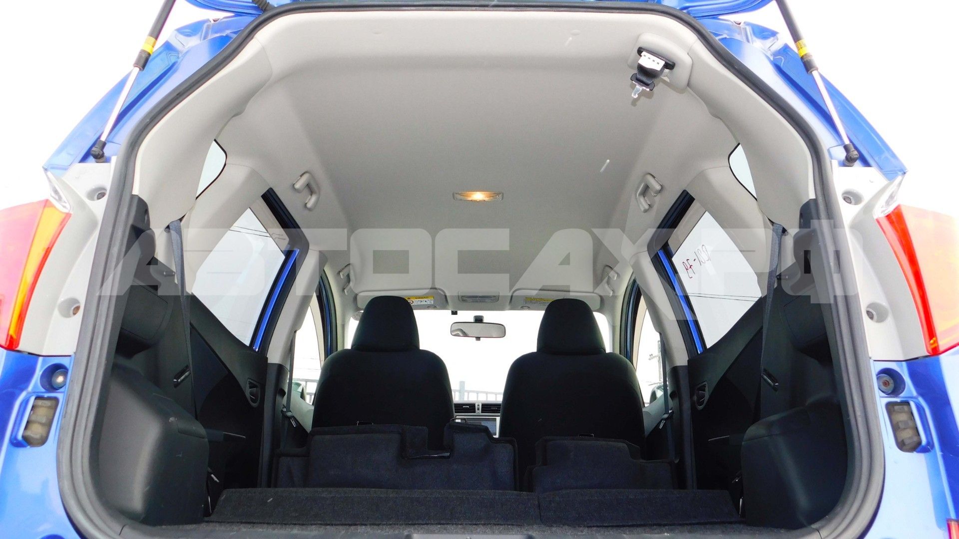 Toyota Ractis 2014, Хэтчбек — фото 23