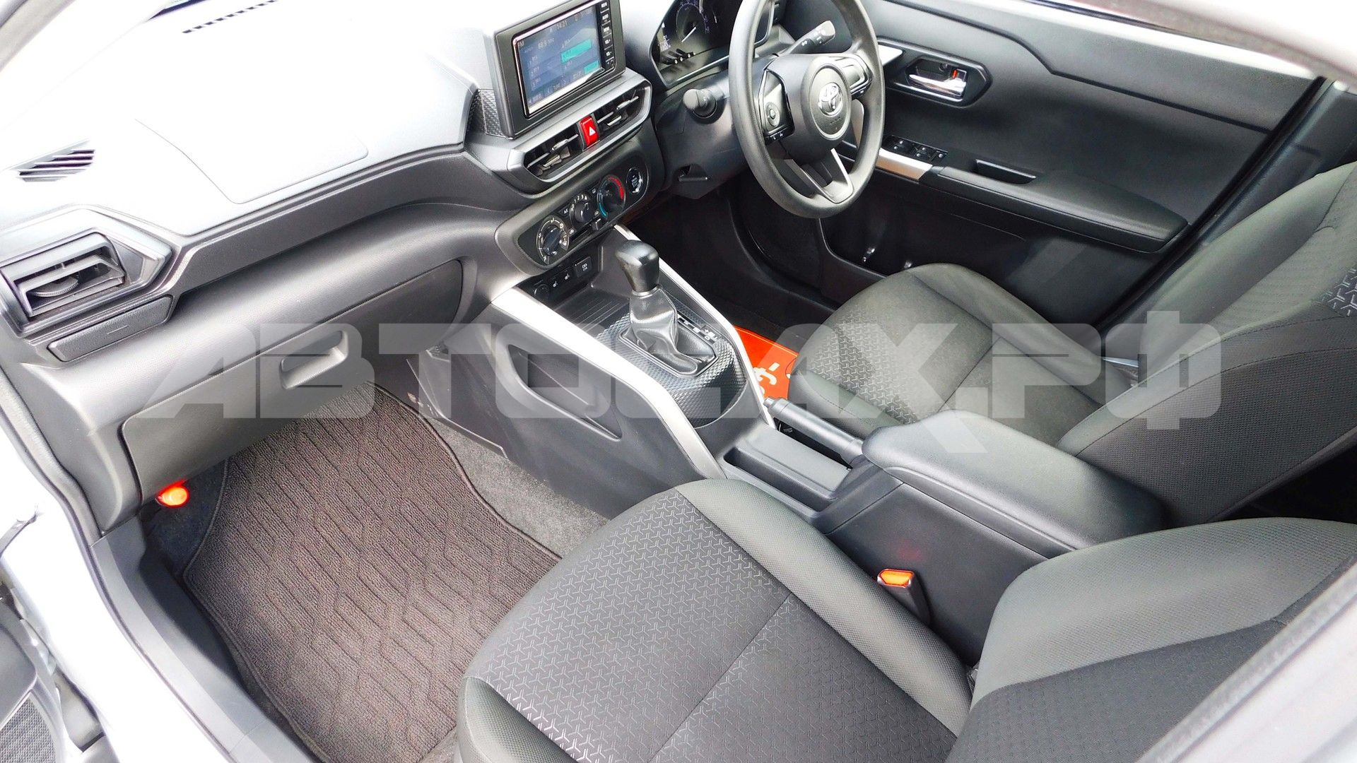 Toyota Raize 2021, Кроссовер — фото 13