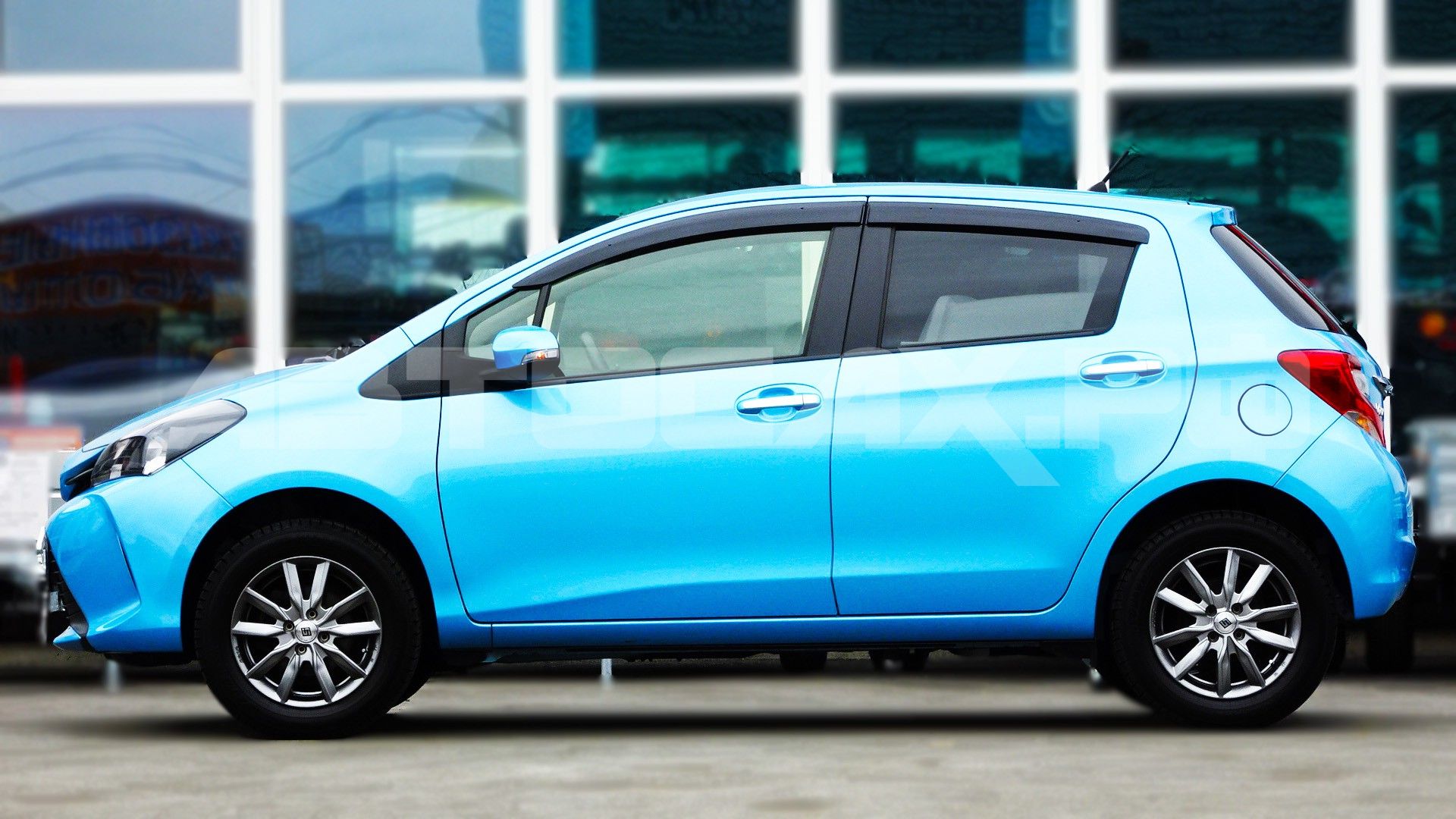 Toyota Vitz 2016, Хэтчбек — фото 6