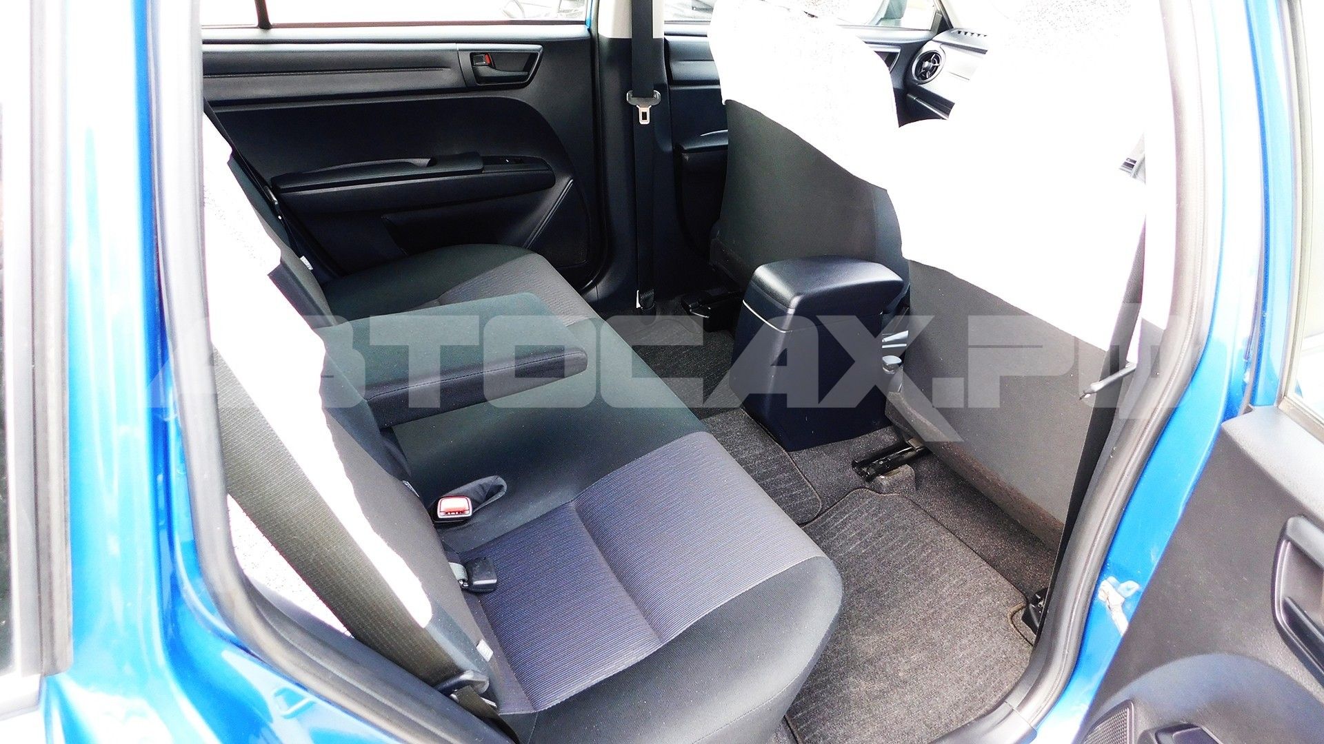 Toyota Corolla Fielder 2016, Универсал — фото 13