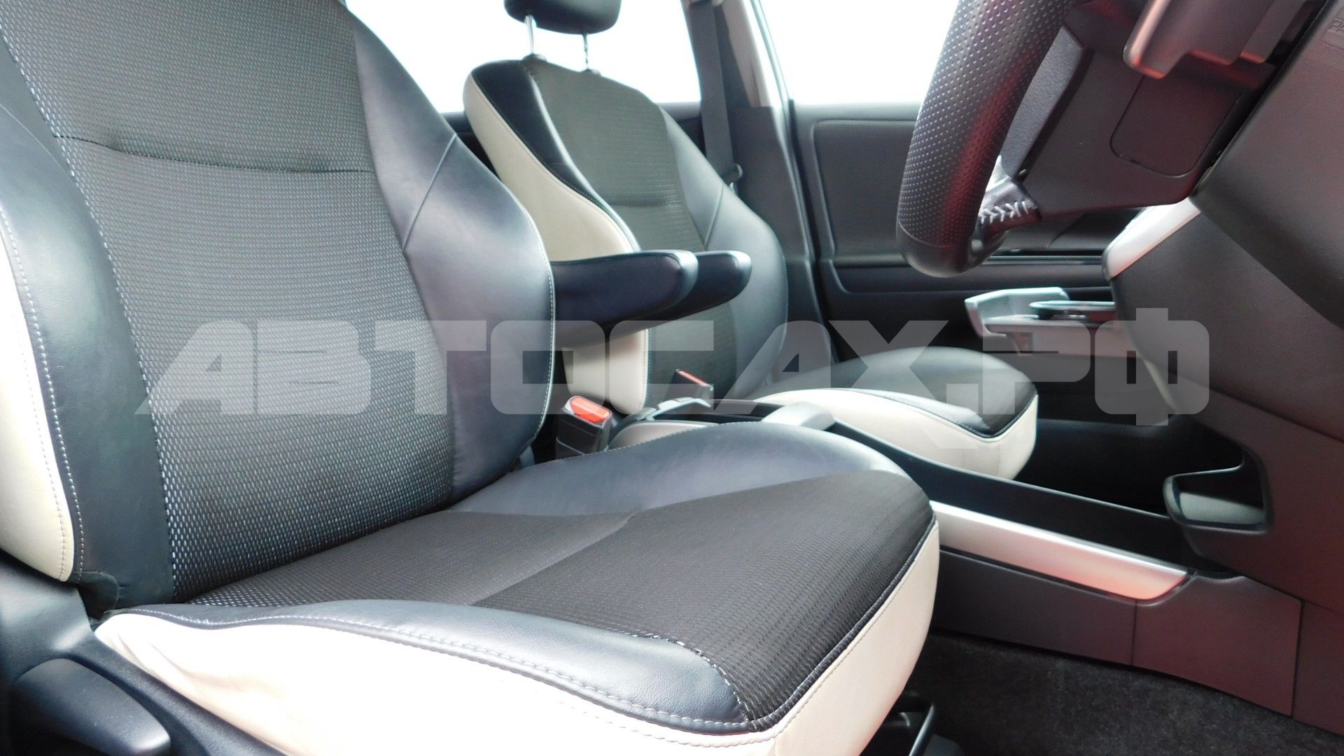 Toyota Wish 2017, Универсал — фото 14