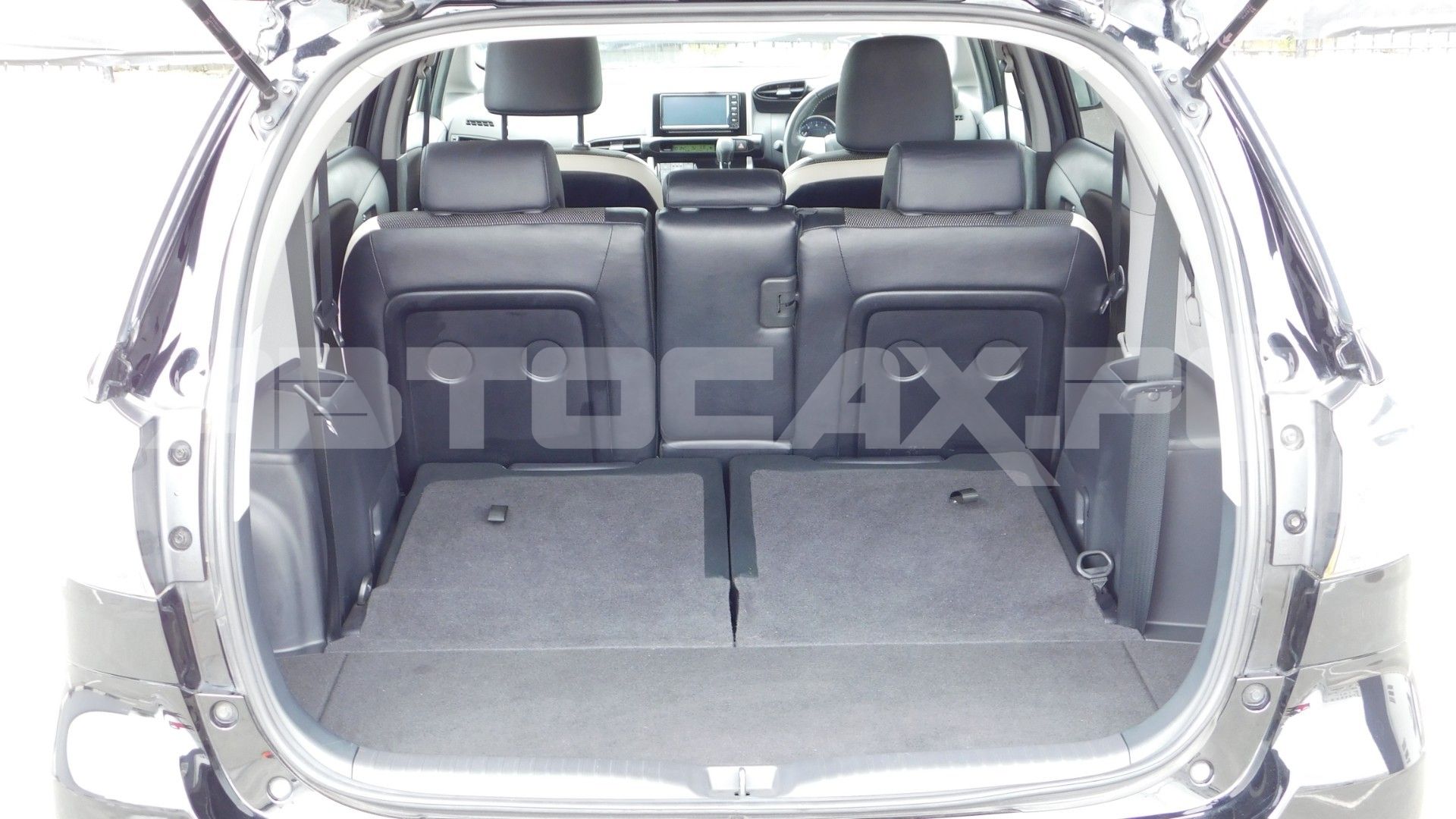Toyota Wish 2017, Универсал — фото 25