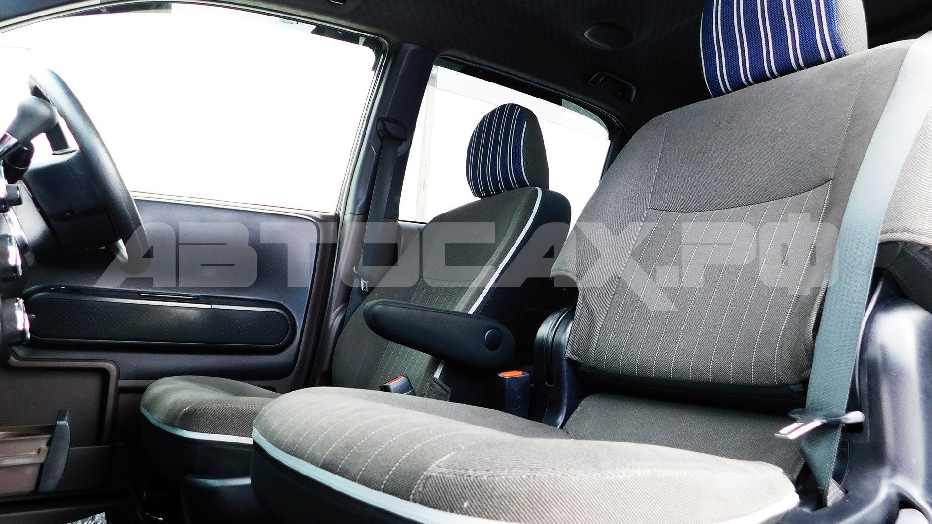 Toyota Spade 2018, Хэтчбек — фото 14