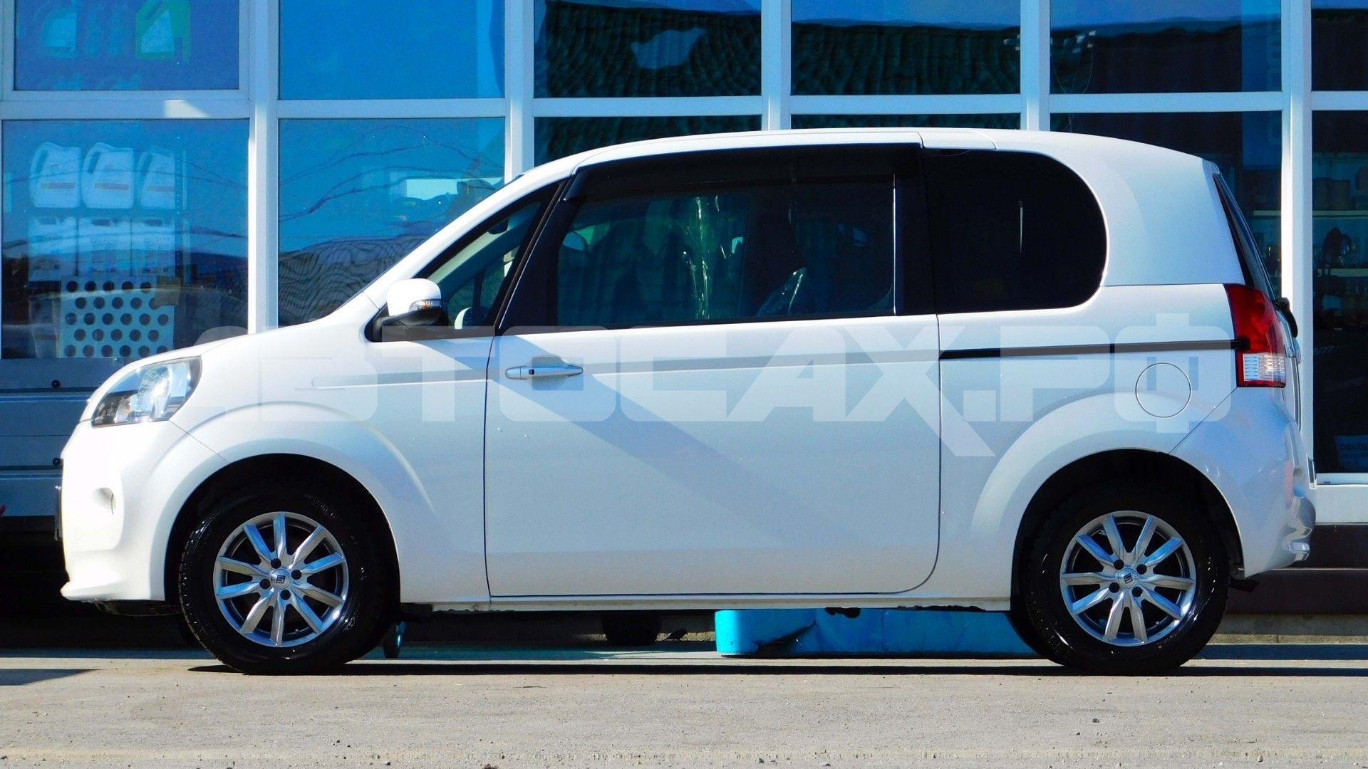 Toyota Porte 2018, Хэтчбек — фото 3