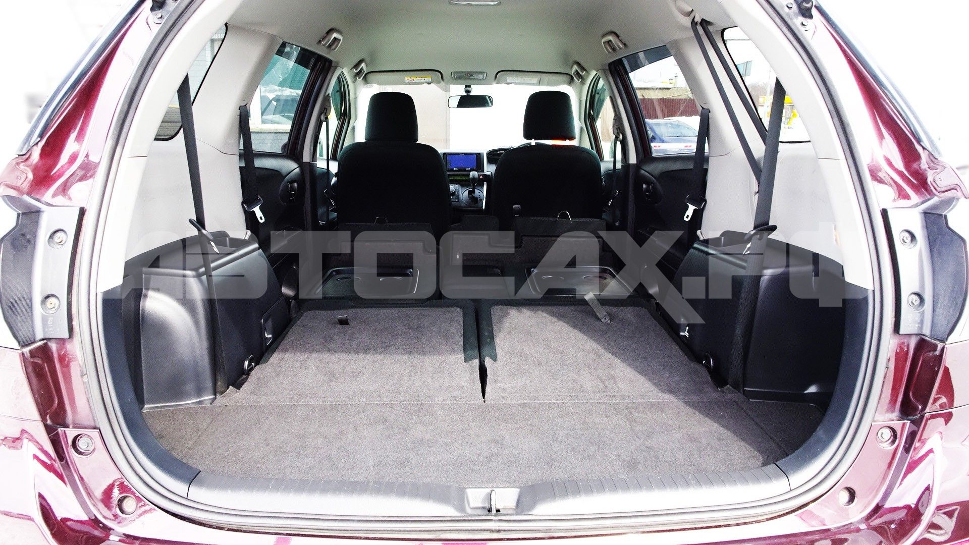 Toyota Wish 2017, Минивэн — фото 24