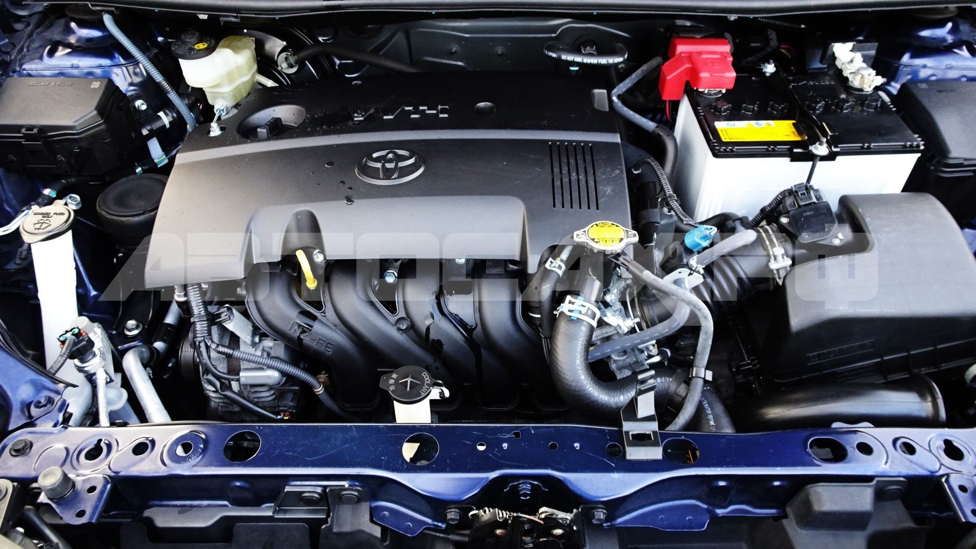 Toyota Corolla Axio 2016, Седан — фото 12