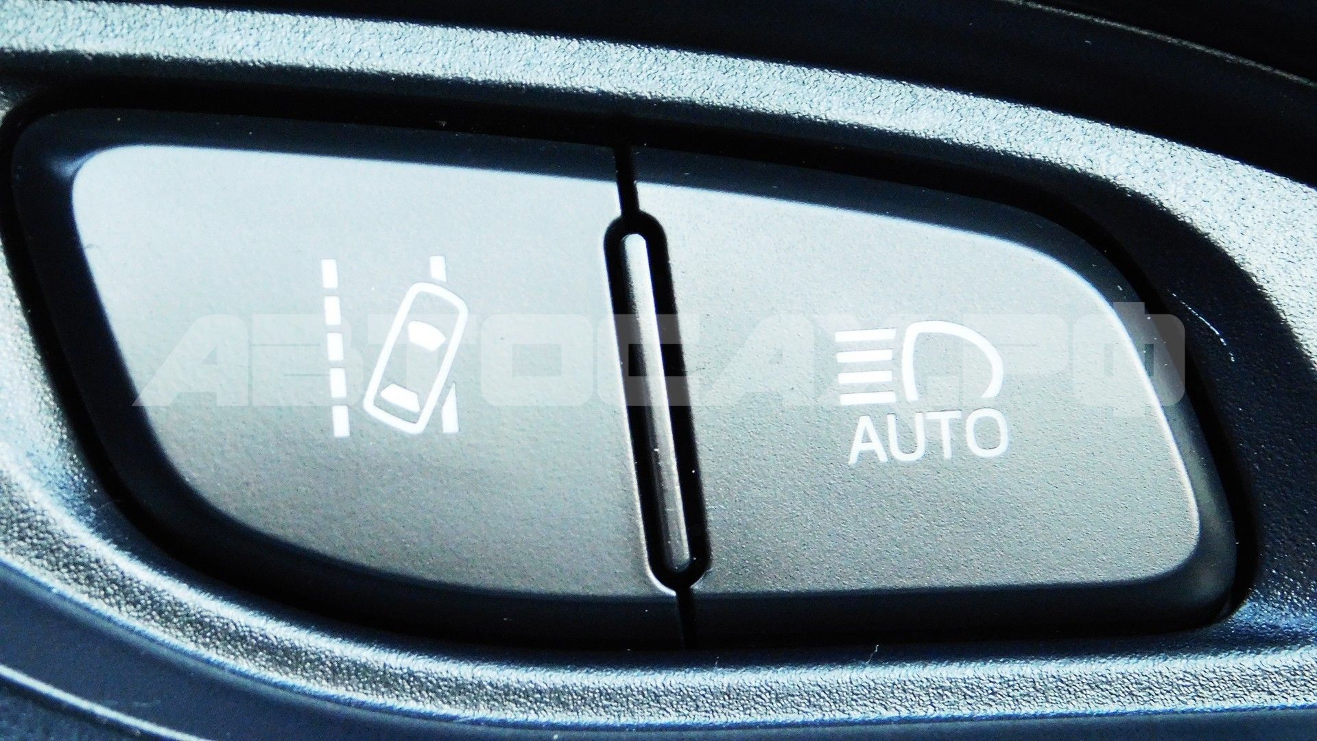 Toyota Vitz 2017, Хэтчбек — фото 31